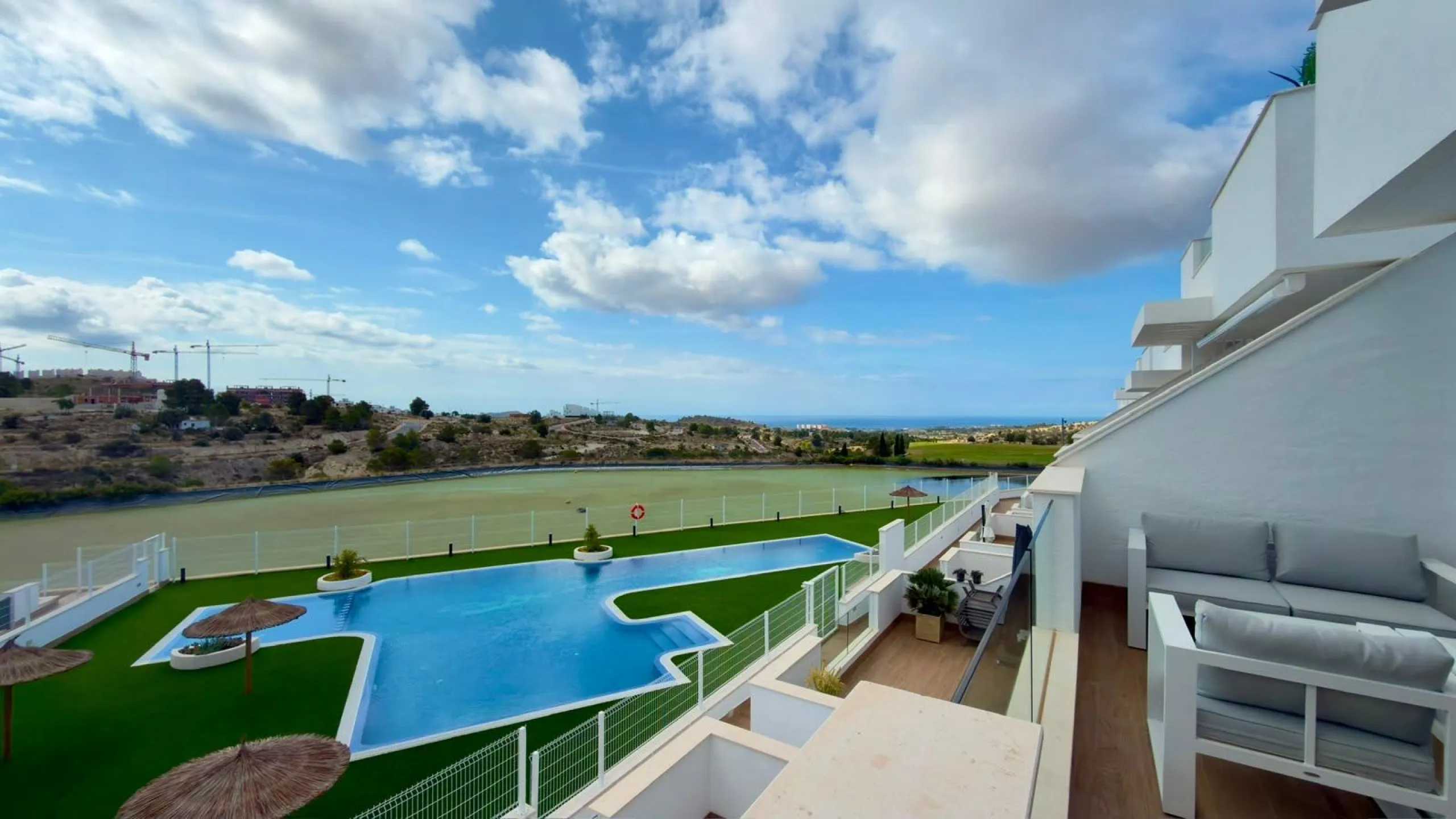 BUNGALOW IN GOLF RESORT – FINESTRAT