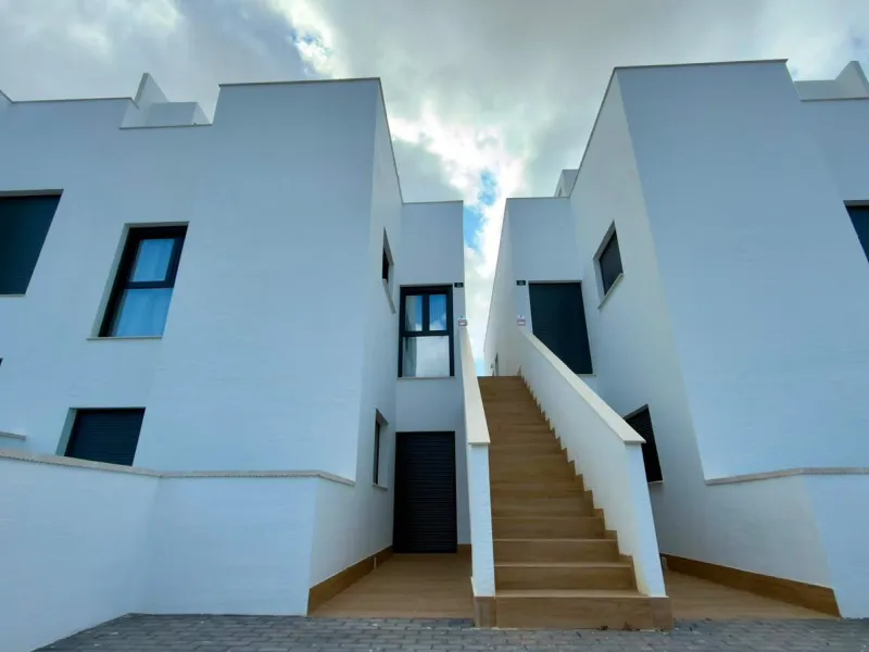 BUNGALOW IN GOLF RESORT – FINESTRAT