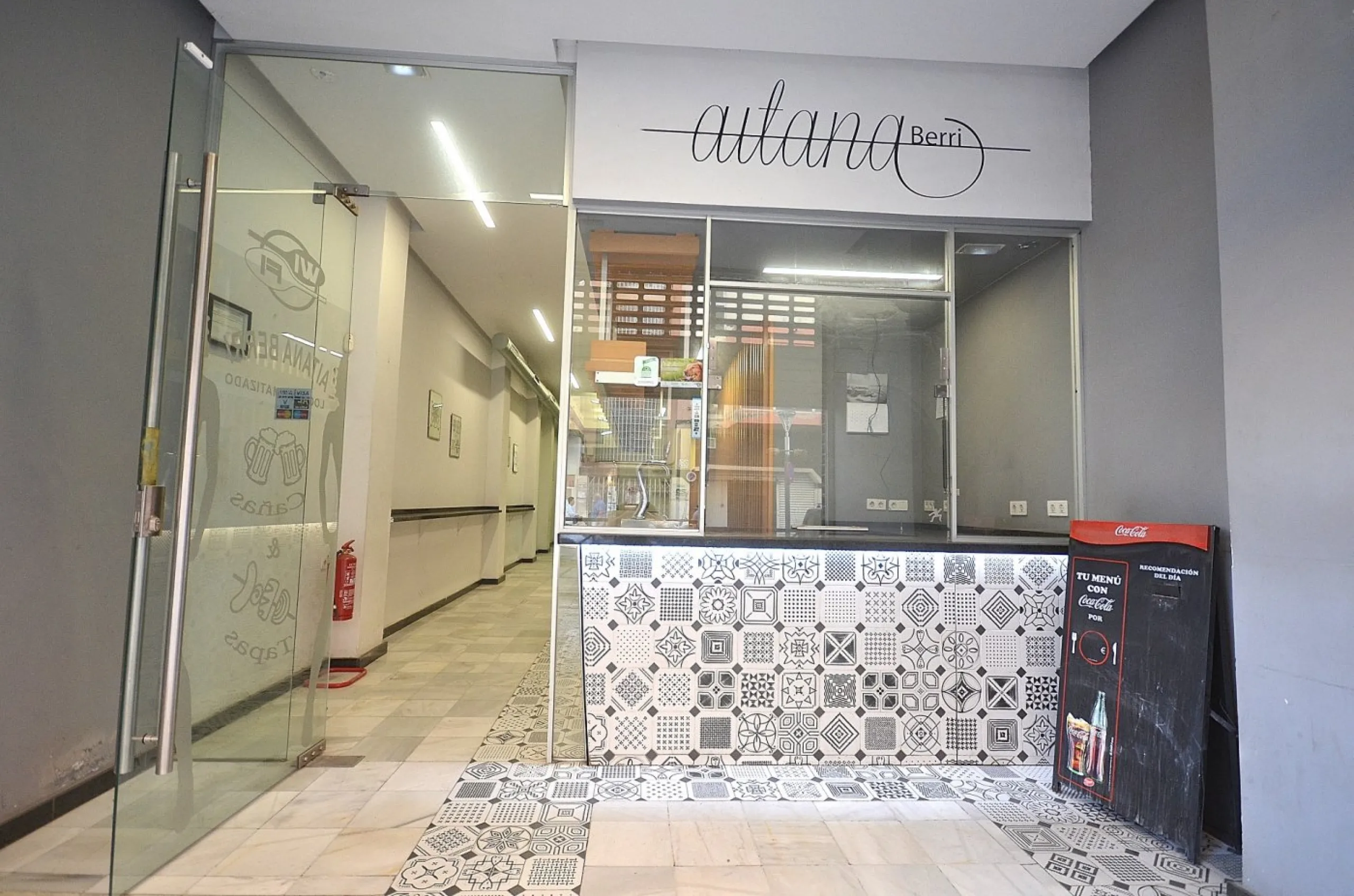 RAMON GALLUD street business premises in the center of TORREVIEJA