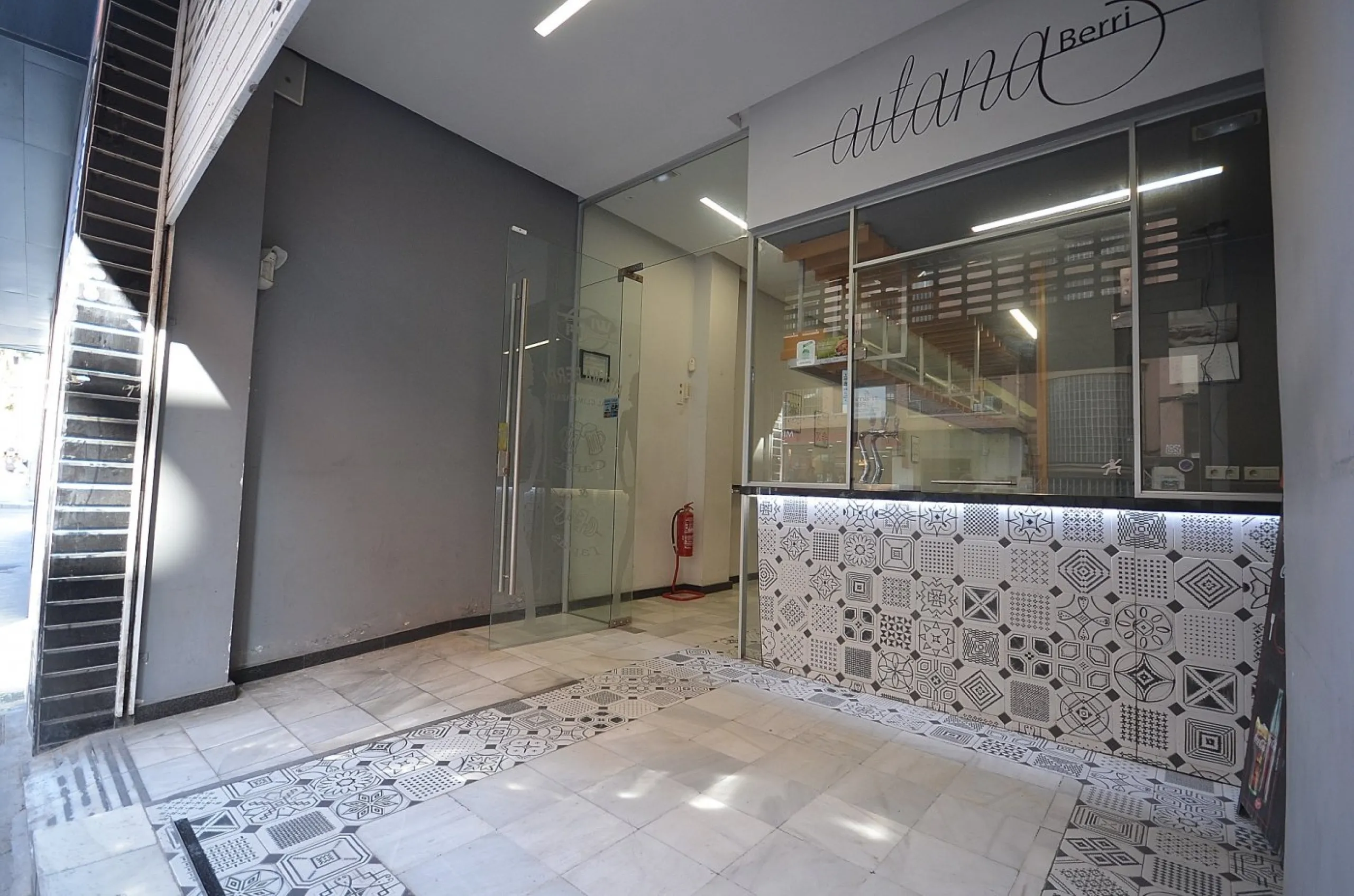 RAMON GALLUD street business premises in the center of TORREVIEJA