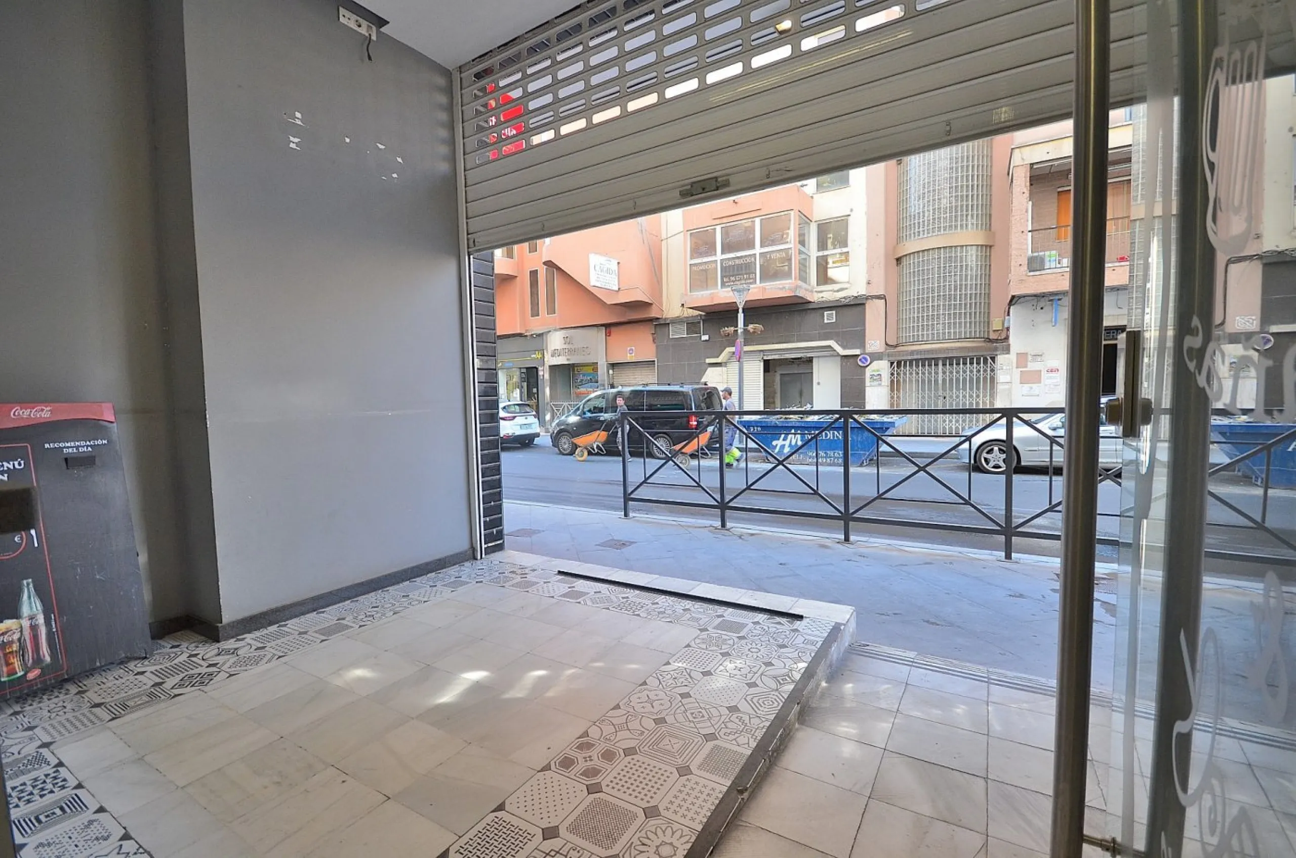 RAMON GALLUD street business premises in the center of TORREVIEJA