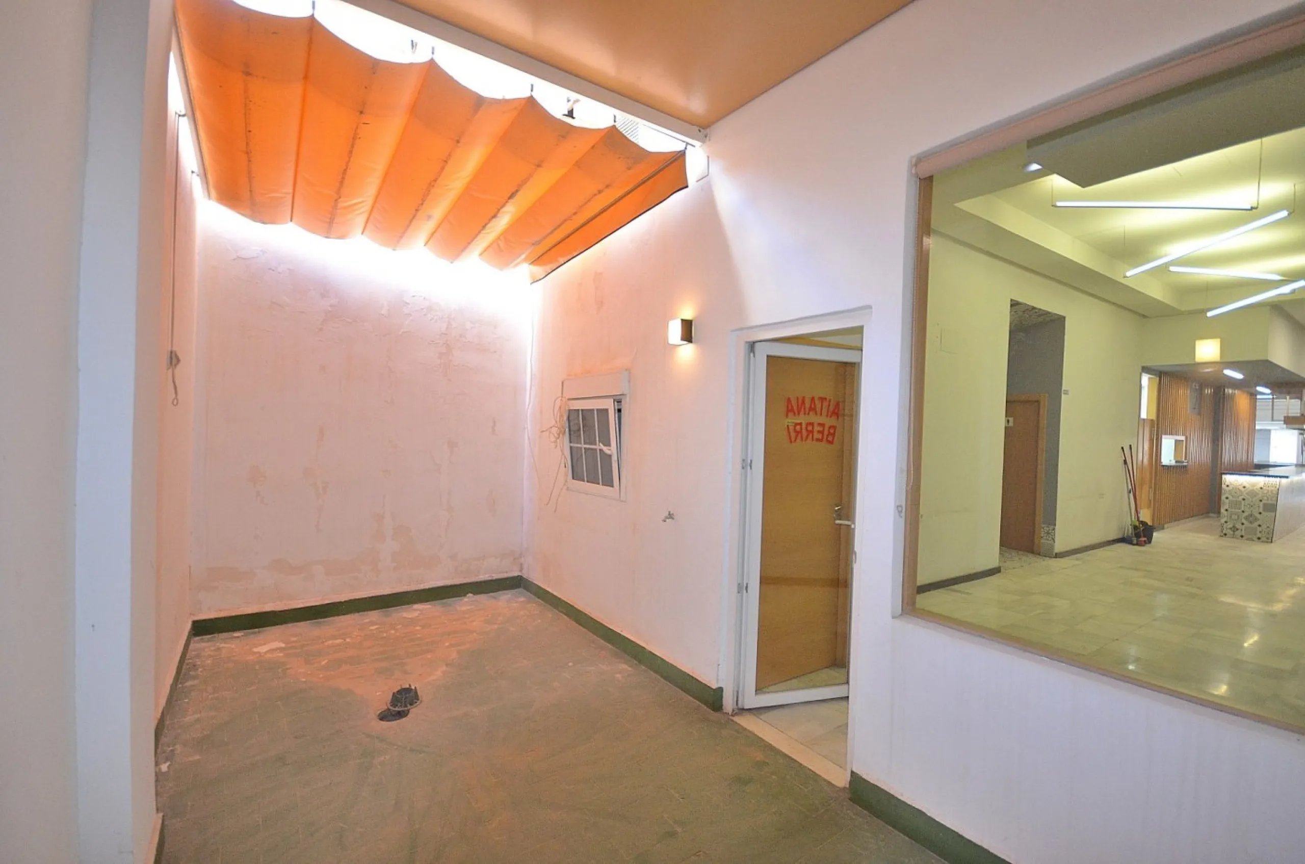 RAMON GALLUD street business premises in the center of TORREVIEJA