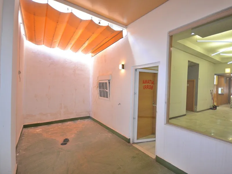 RAMON GALLUD street business premises in the center of TORREVIEJA