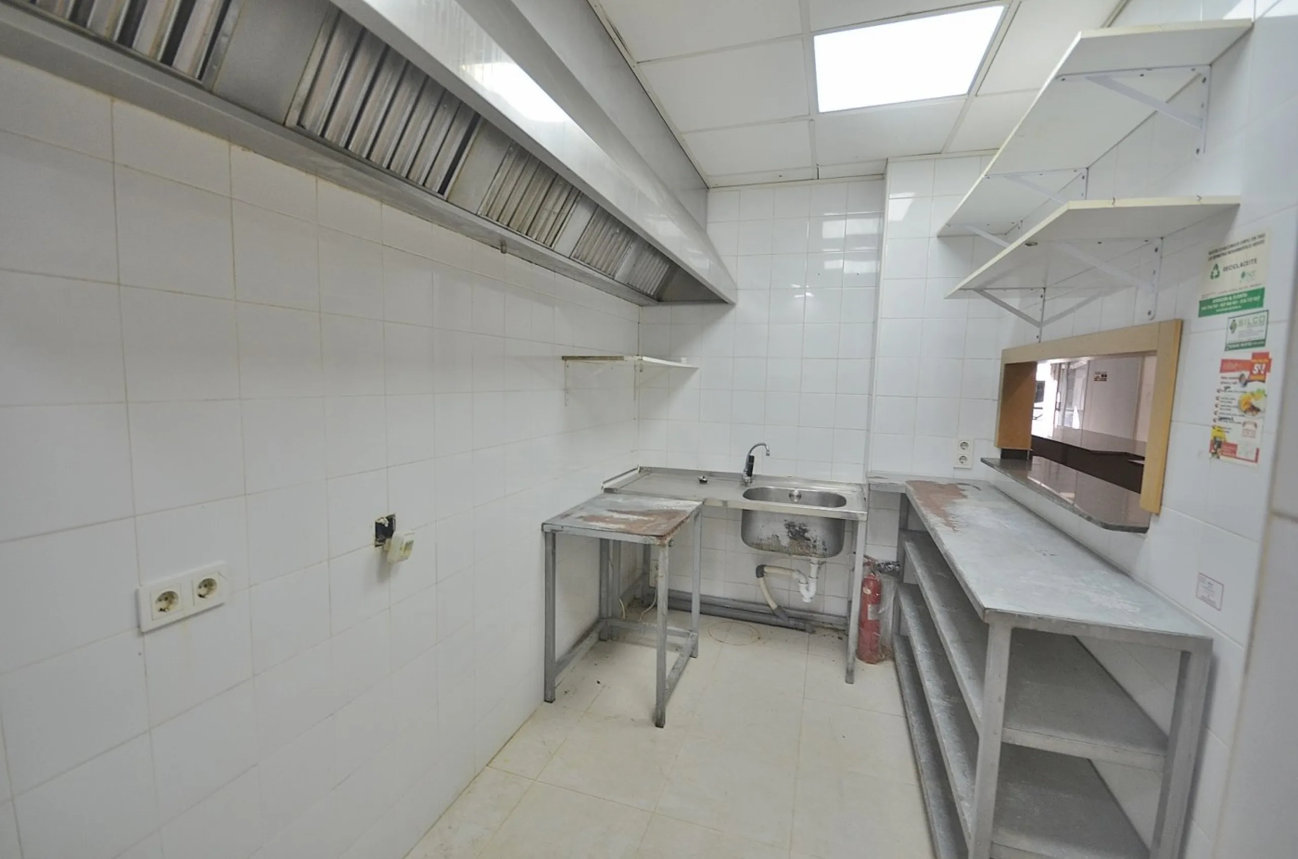RAMON GALLUD street business premises in the center of TORREVIEJA