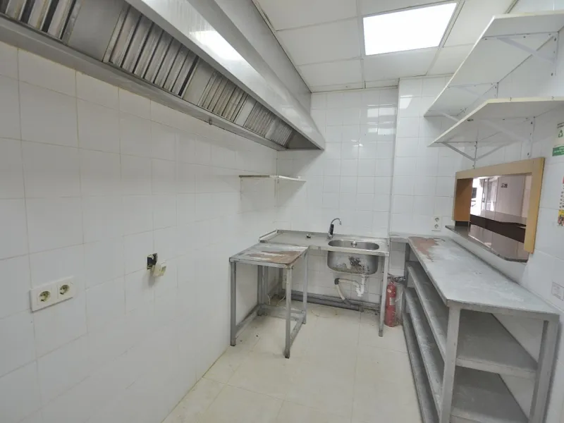 RAMON GALLUD street business premises in the center of TORREVIEJA