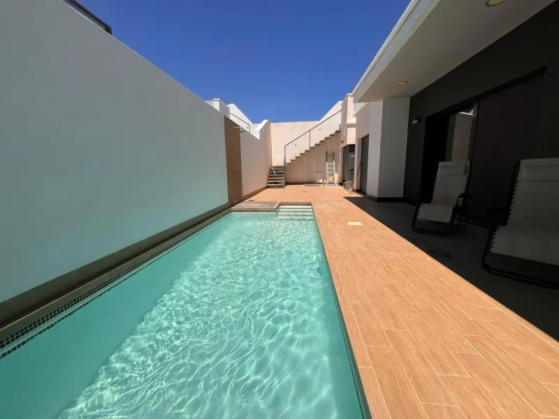 Видное расположение, вилла с частным бассейном в жилом комплексе Altos de Cabo Roig