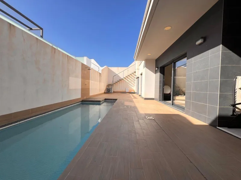 Modern Semi-New Villa with Private Pool in Altos de Cabo Roig