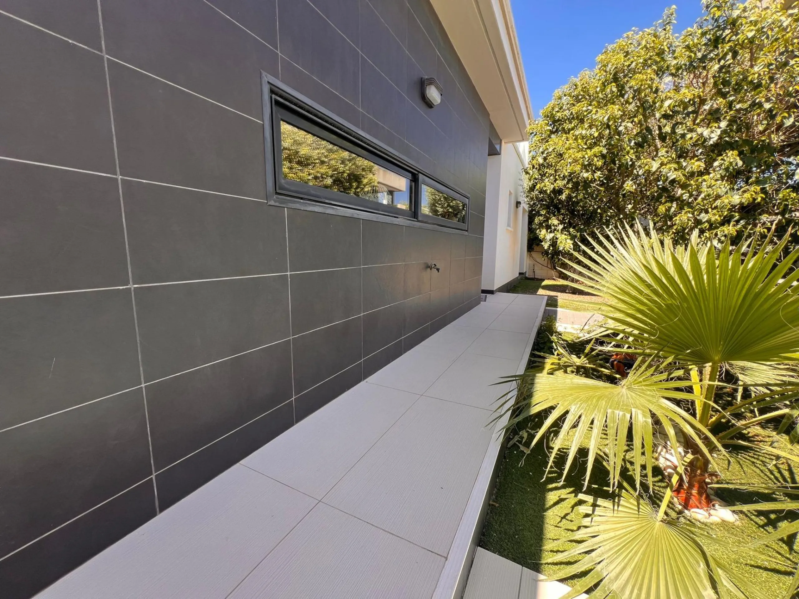 Modern Semi-New Villa with Private Pool in Altos de Cabo Roig