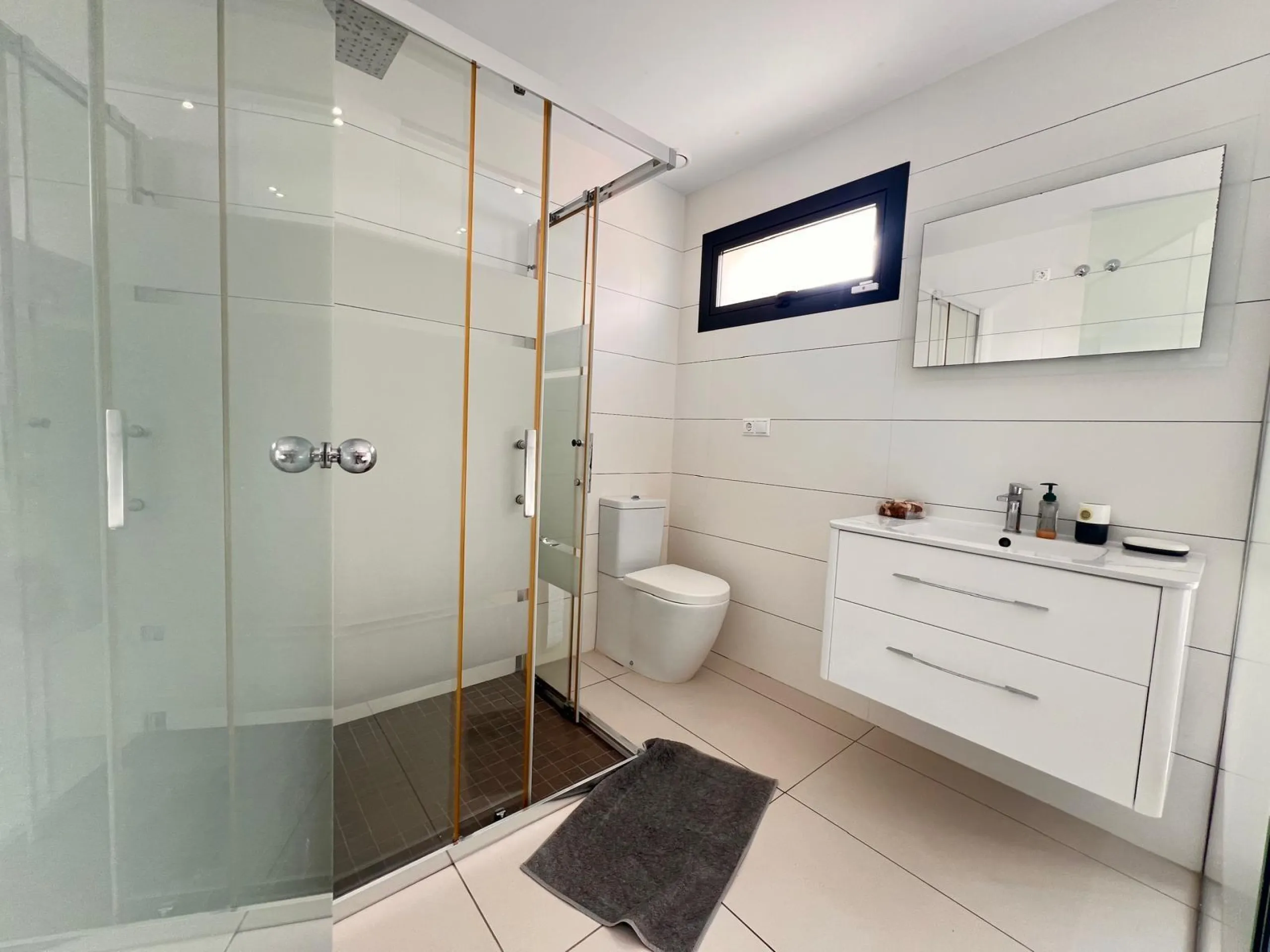 Modern Semi-New Villa with Private Pool in Altos de Cabo Roig
