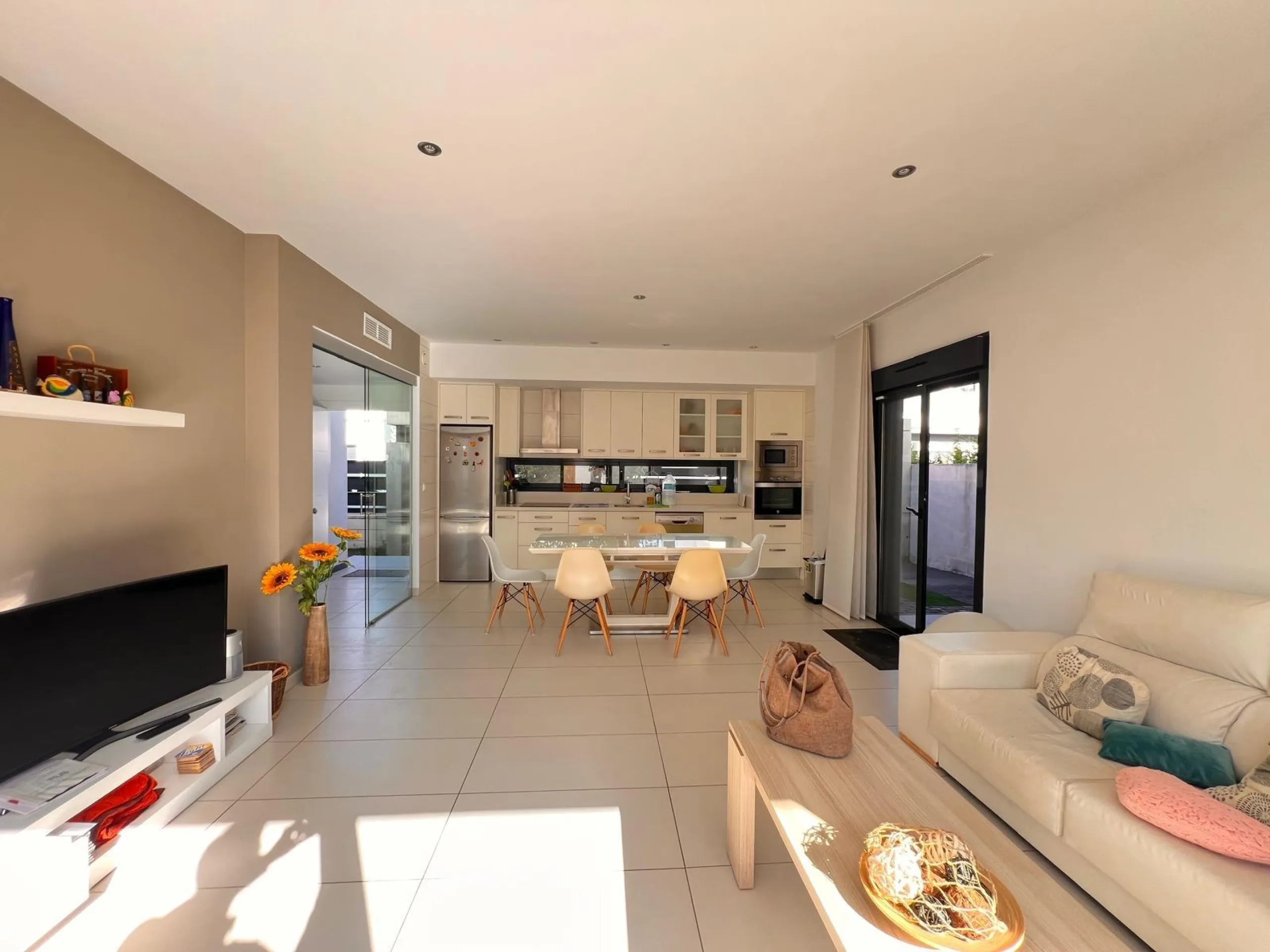Modern Semi-New Villa with Private Pool in Altos de Cabo Roig