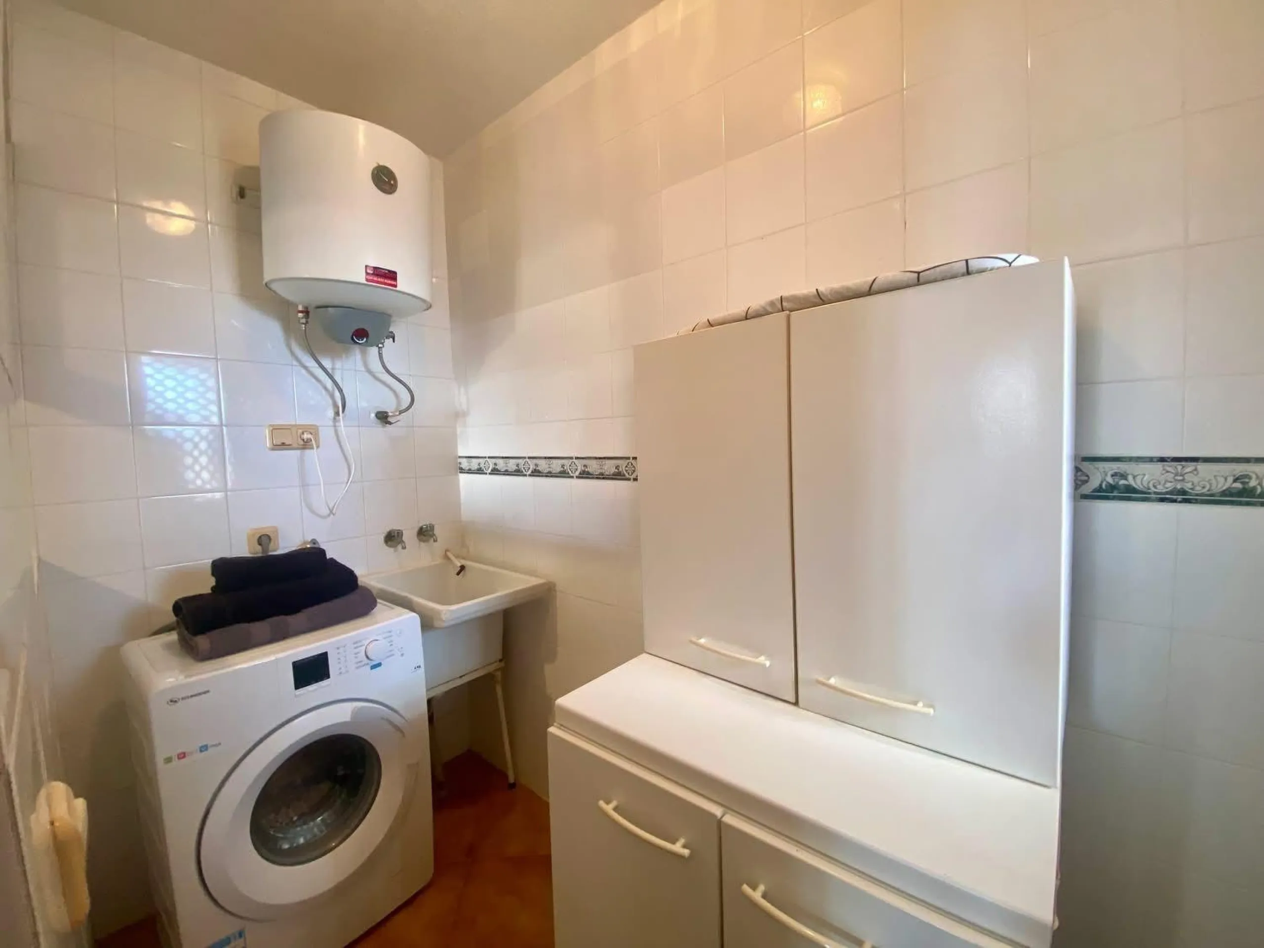 APARTAMENTO MEDITERRÁNEO CON GRAN TERRAZA, PISCINA Y VISTAS AL MAR EN CABO ROIG