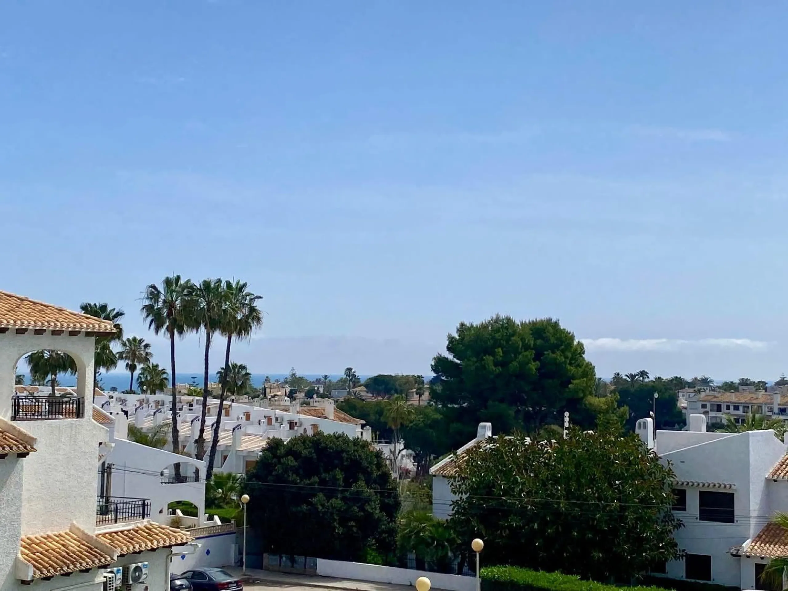 APARTAMENTO MEDITERRÁNEO CON GRAN TERRAZA, PISCINA Y VISTAS AL MAR EN CABO ROIG