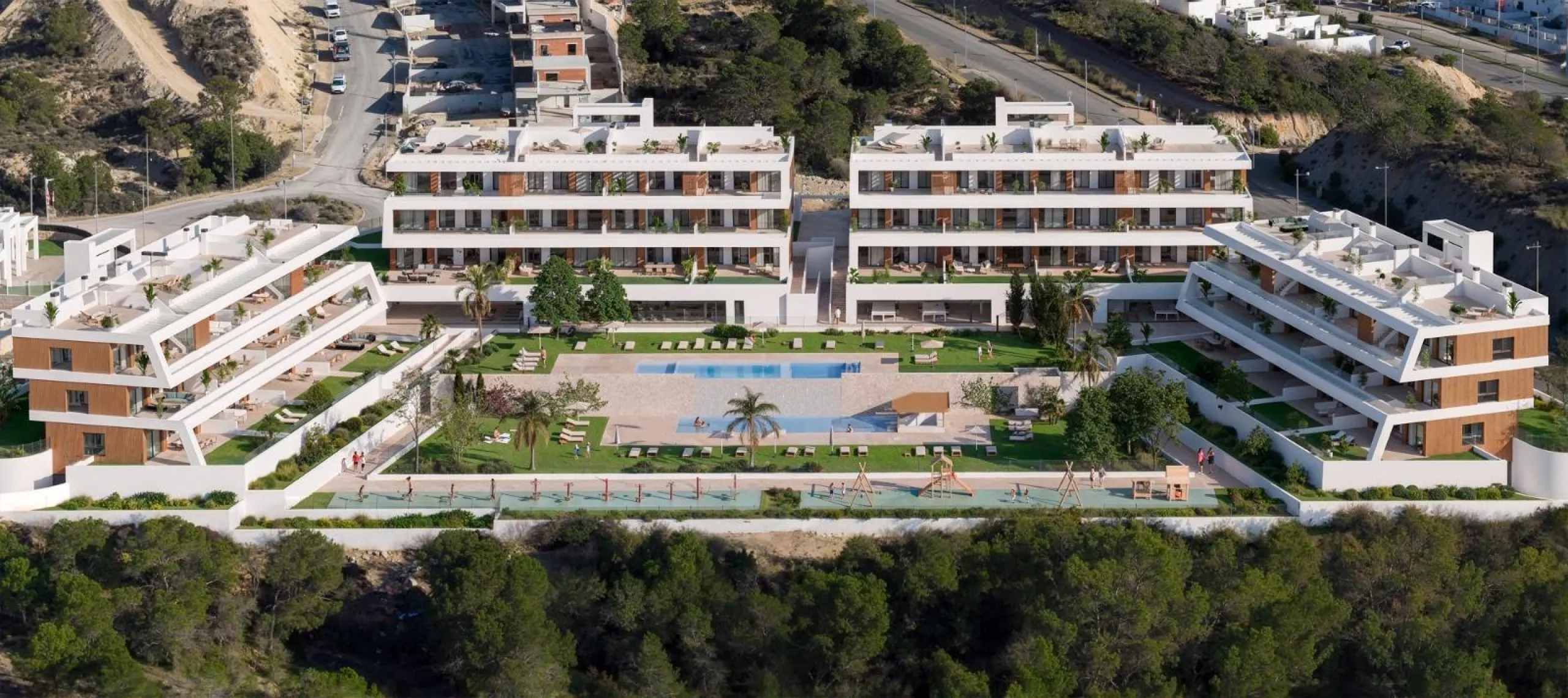 LUXURY RESIDENTIAL - NEW BUILD IN GOLF BAHIA