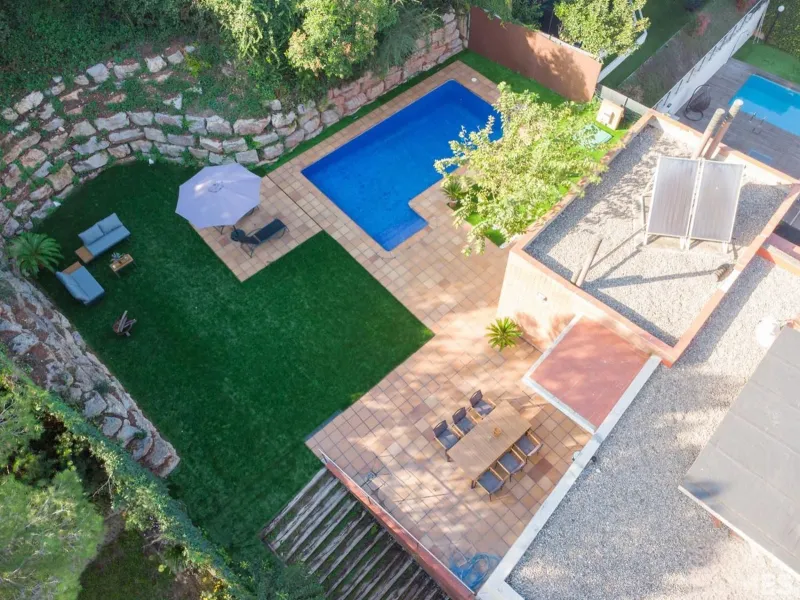 High-End Contemporary Villa with Garden and Pool in Sant Cugat del Valles, Barcelona