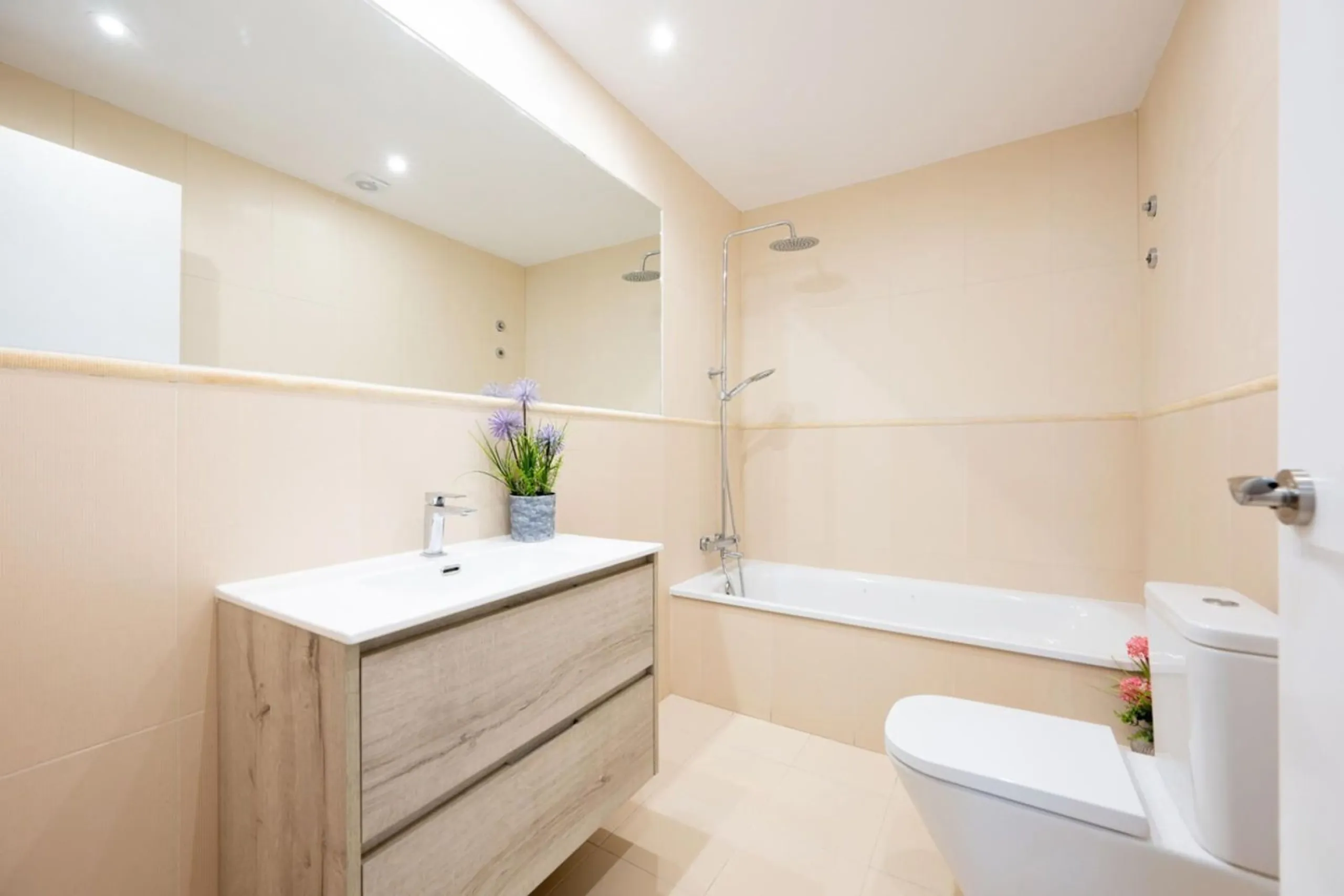 High-End Contemporary Villa with Garden and Pool in Sant Cugat del Valles, Barcelona