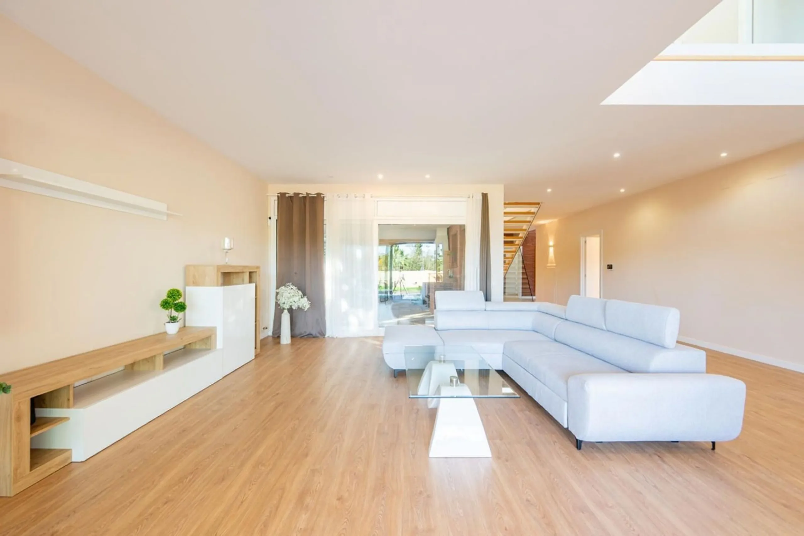 High-End Contemporary Villa with Garden and Pool in Sant Cugat del Valles, Barcelona