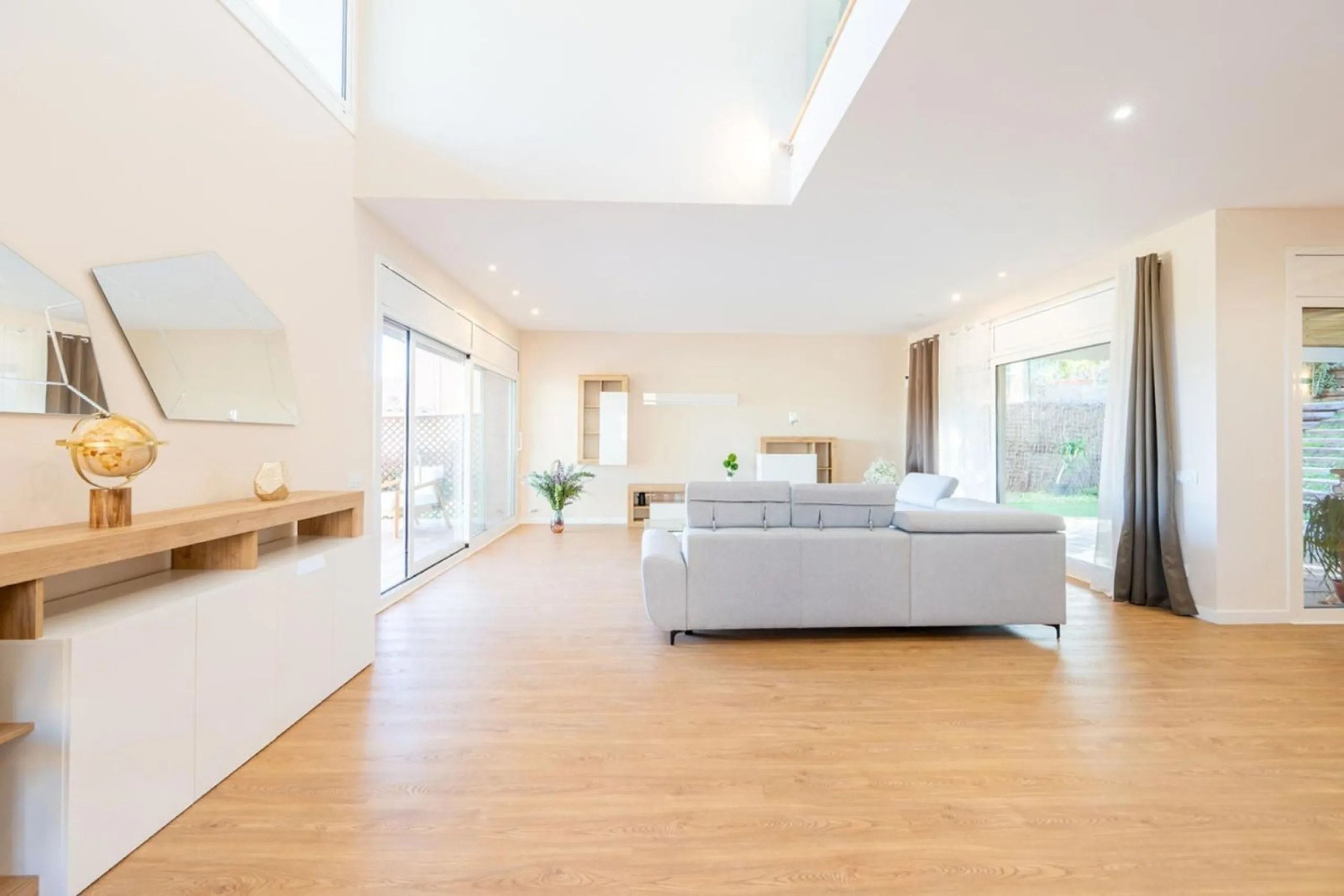 High-End Contemporary Villa with Garden and Pool in Sant Cugat del Valles, Barcelona