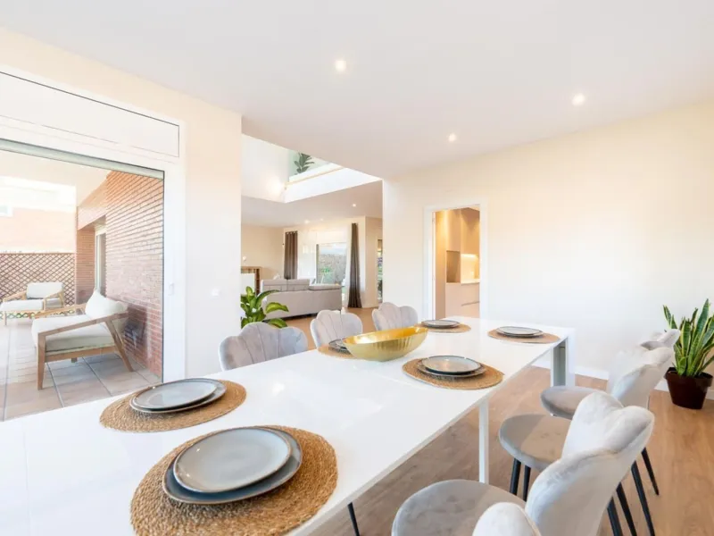 High-End Contemporary Villa with Garden and Pool in Sant Cugat del Valles, Barcelona