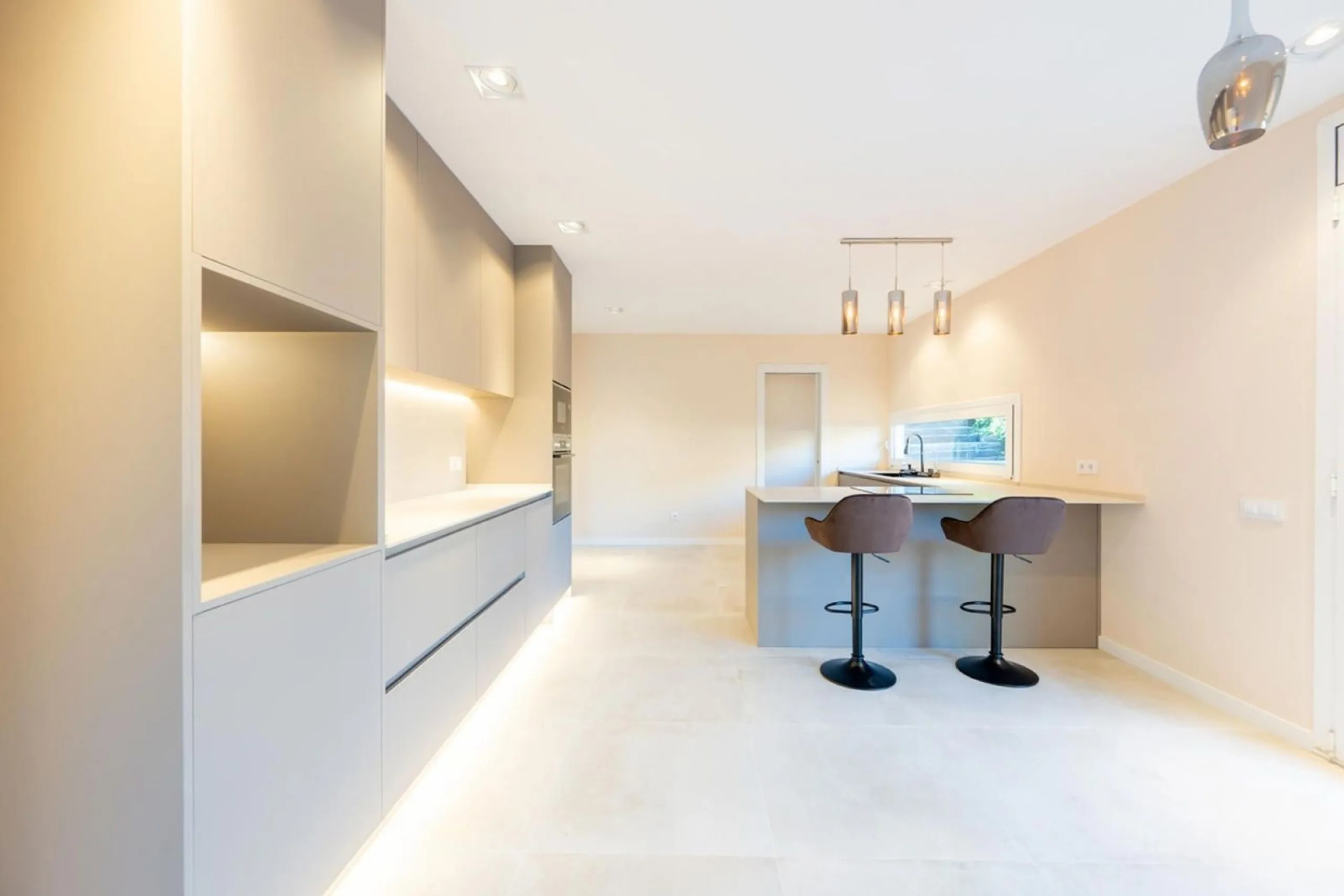High-End Contemporary Villa with Garden and Pool in Sant Cugat del Valles, Barcelona