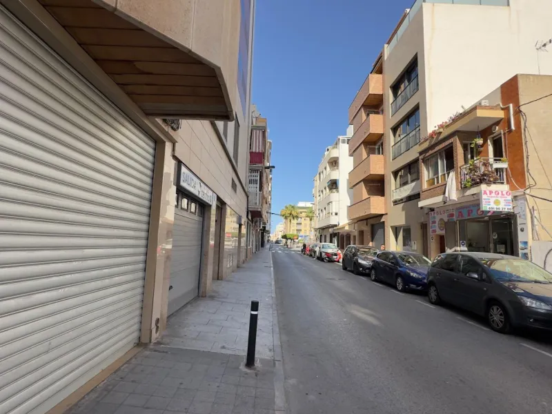 АПАРТАМЕНТ С 3 СПАЛЬНЯМИ И 2 ВАННЫМИ КОМНАТАМИ НА УЛИЦЕ ПЕДРО ЛОРКА