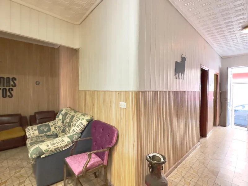3-Bedroom Townhouse with 2 Bathrooms and a Large Patio in the Centre of Torrevieja, for Renovation