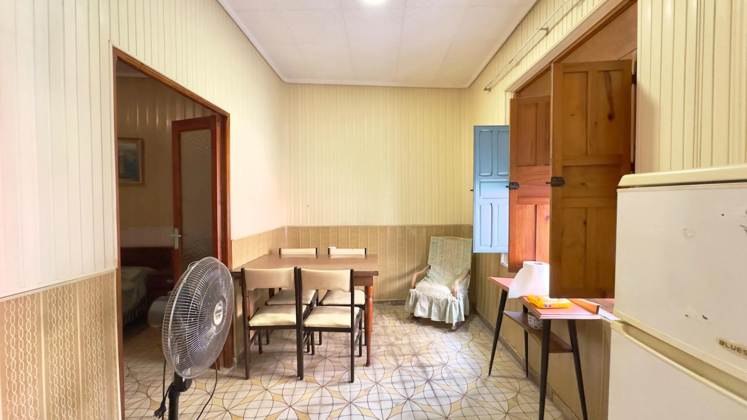 3-Bedroom Townhouse with 2 Bathrooms and a Large Patio in the Centre of Torrevieja, for Renovation