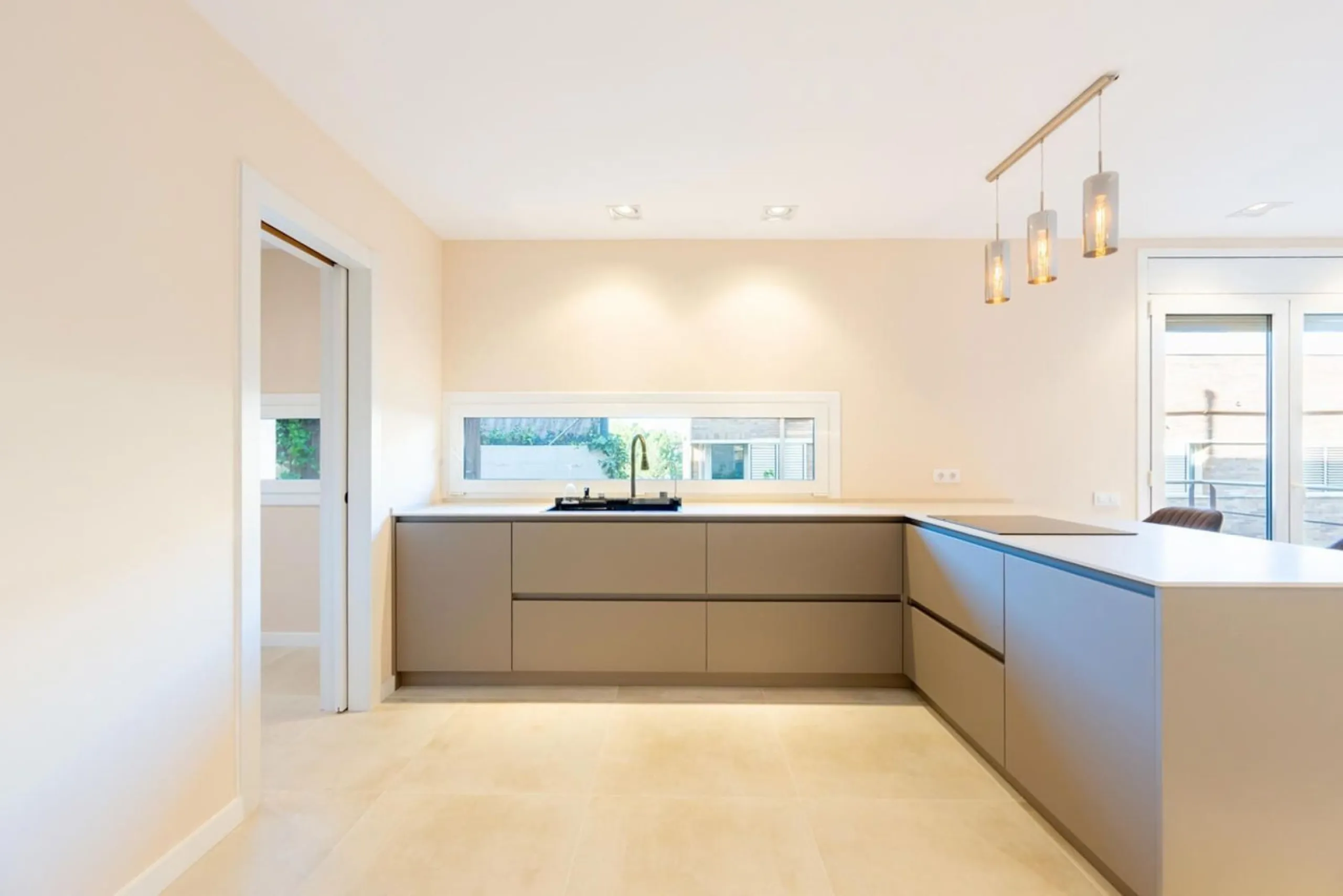 High-End Contemporary Villa with Garden and Pool in Sant Cugat del Valles, Barcelona