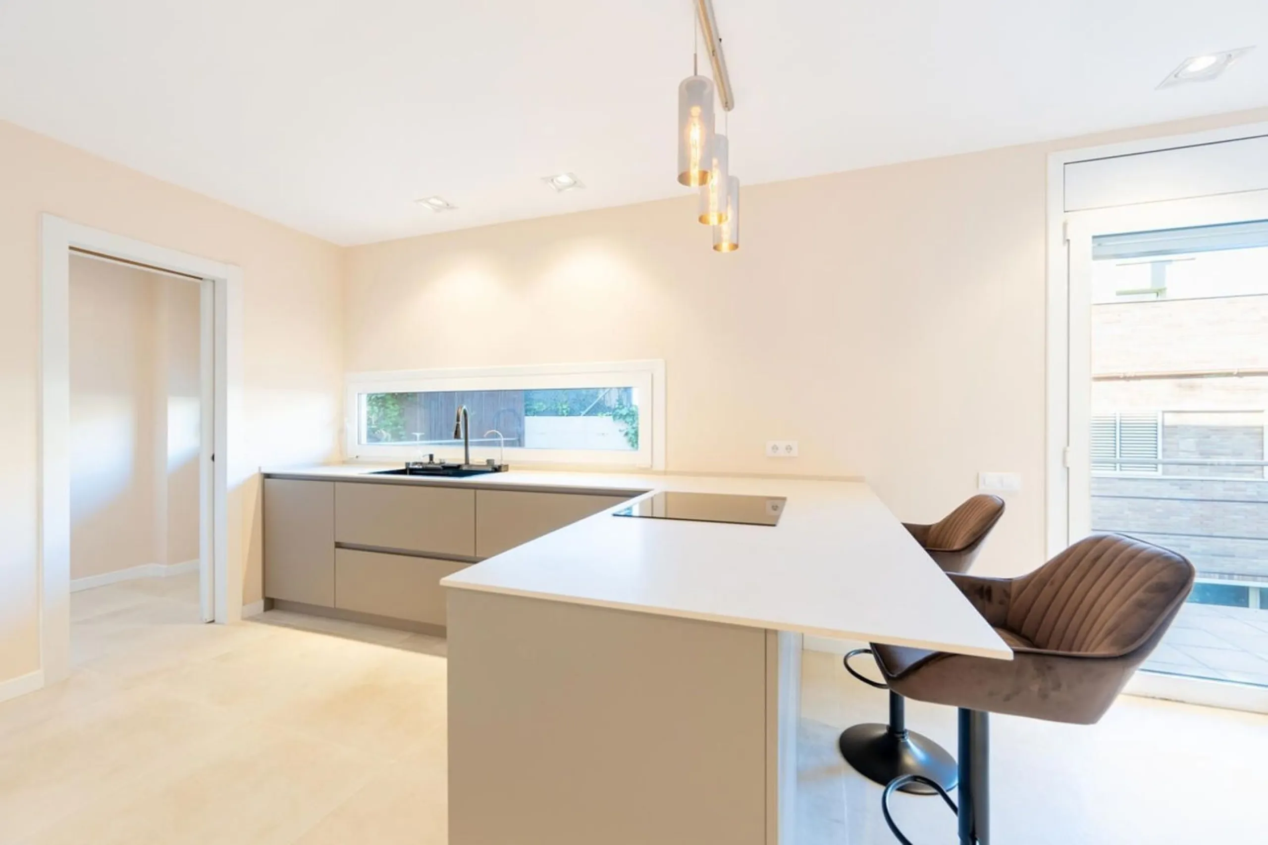 High-End Contemporary Villa with Garden and Pool in Sant Cugat del Valles, Barcelona