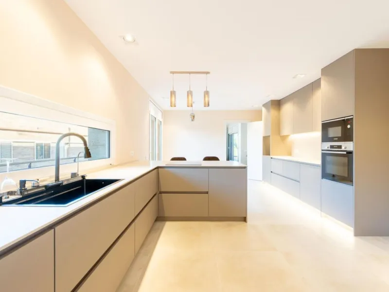 High-End Contemporary Villa with Garden and Pool in Sant Cugat del Valles, Barcelona