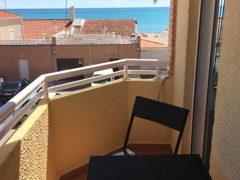 LARGE APARTMENT IN GUARDAMAR - NEAR BEACH: 2 BEDROOMS, 2 BATHROOMS