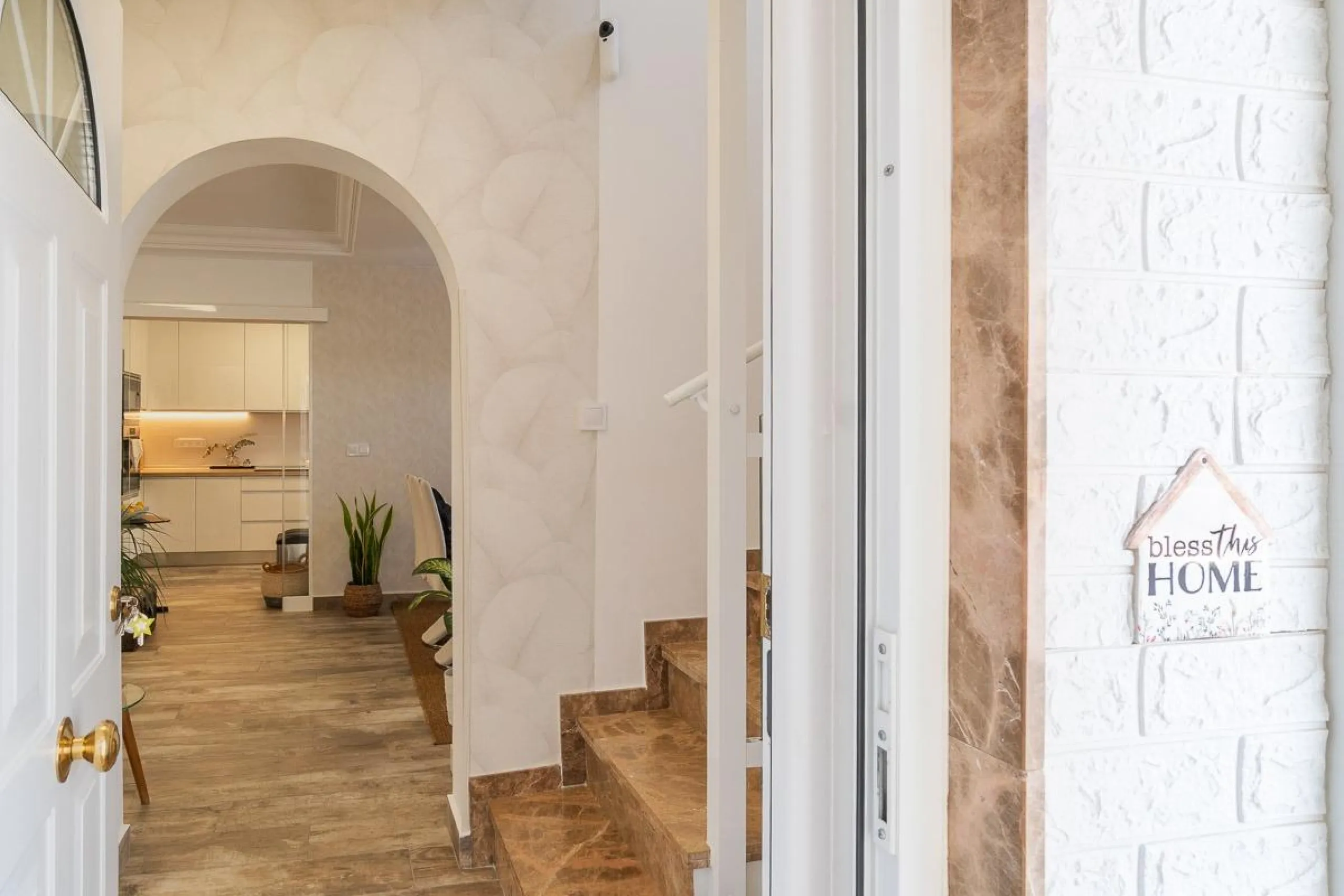 Villa independiente reformada con apartamento independiente y piscina privada en Villamartín