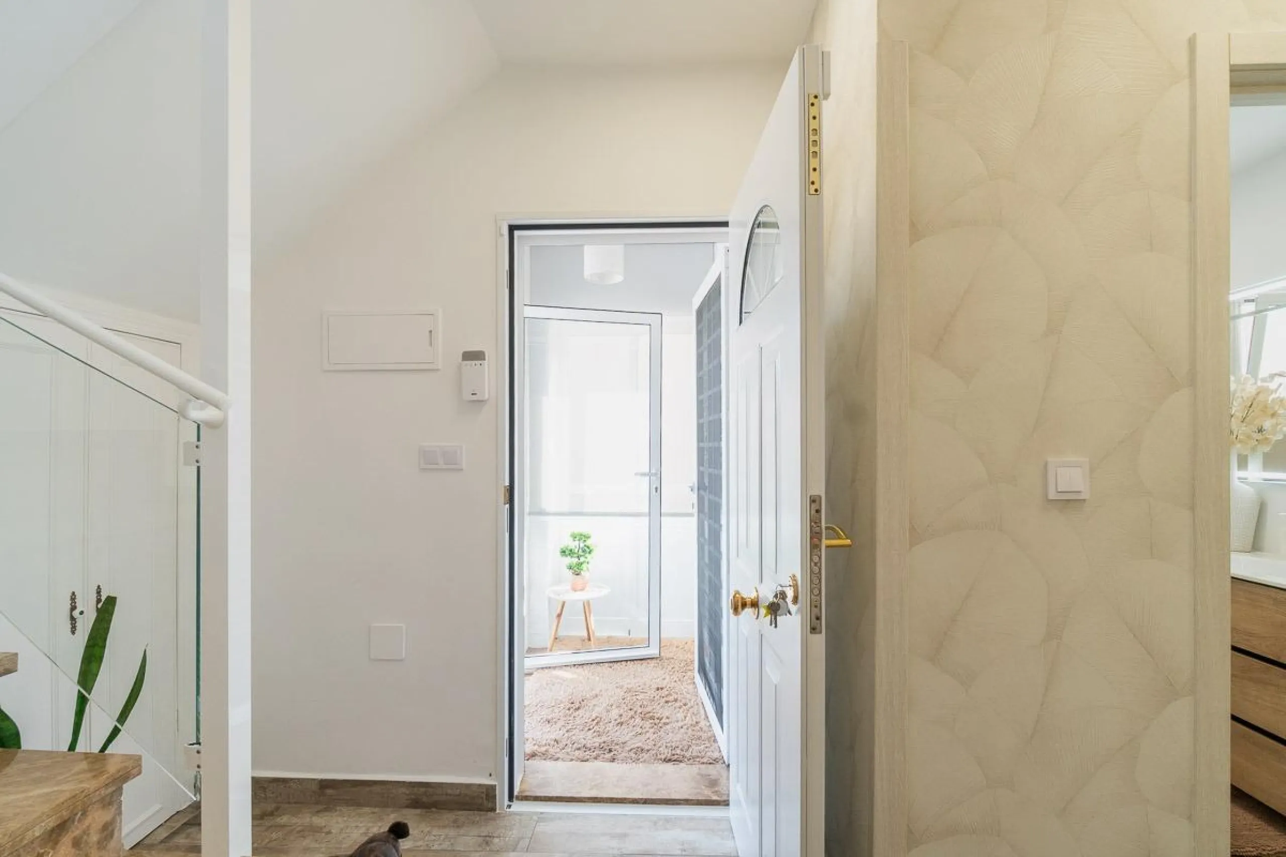 Villa independiente reformada con apartamento independiente y piscina privada en Villamartín