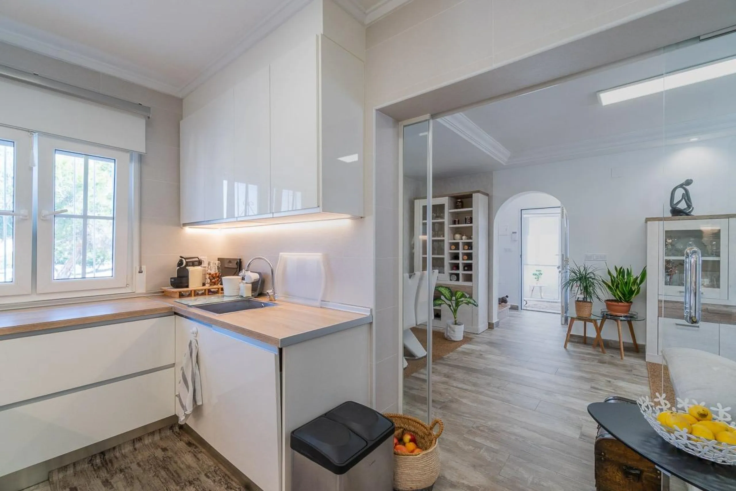 Villa independiente reformada con apartamento independiente y piscina privada en Villamartín