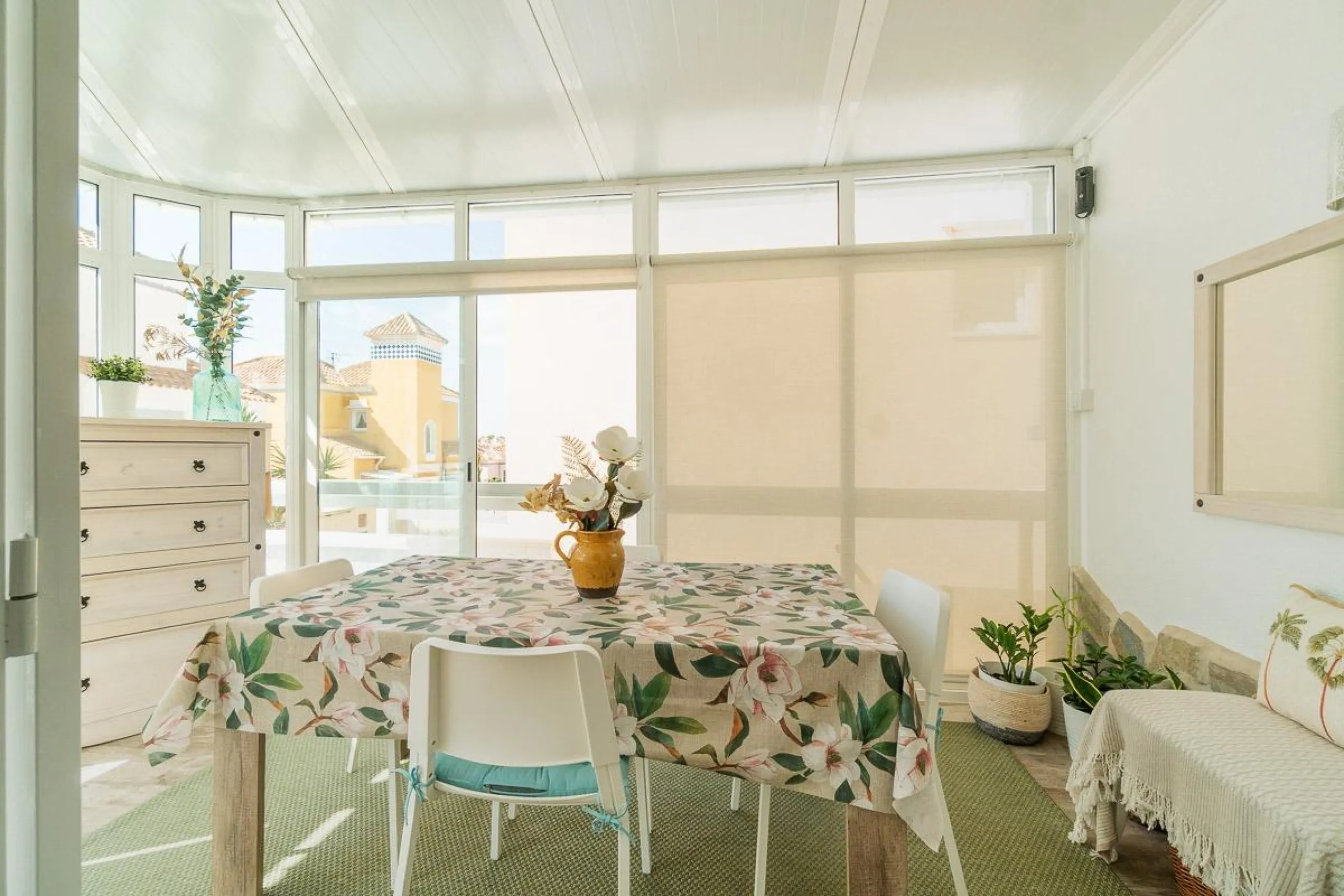 Villa independiente reformada con apartamento independiente y piscina privada en Villamartín