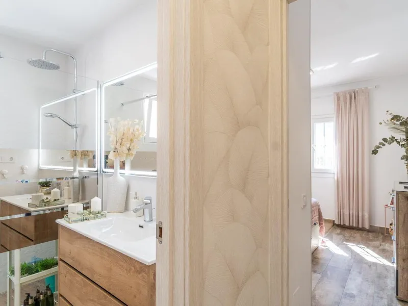 Villa independiente reformada con apartamento independiente y piscina privada en Villamartín