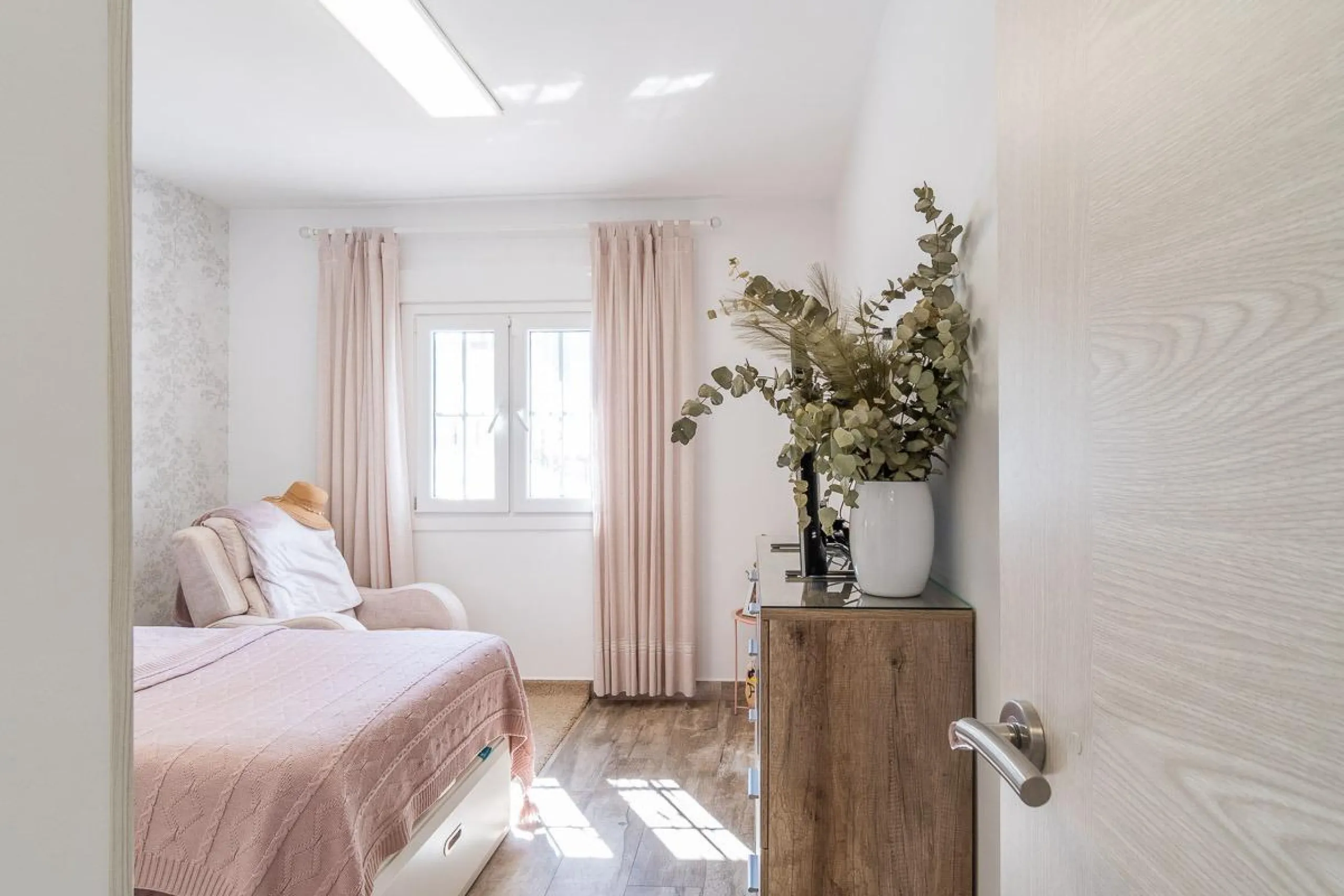 Villa independiente reformada con apartamento independiente y piscina privada en Villamartín