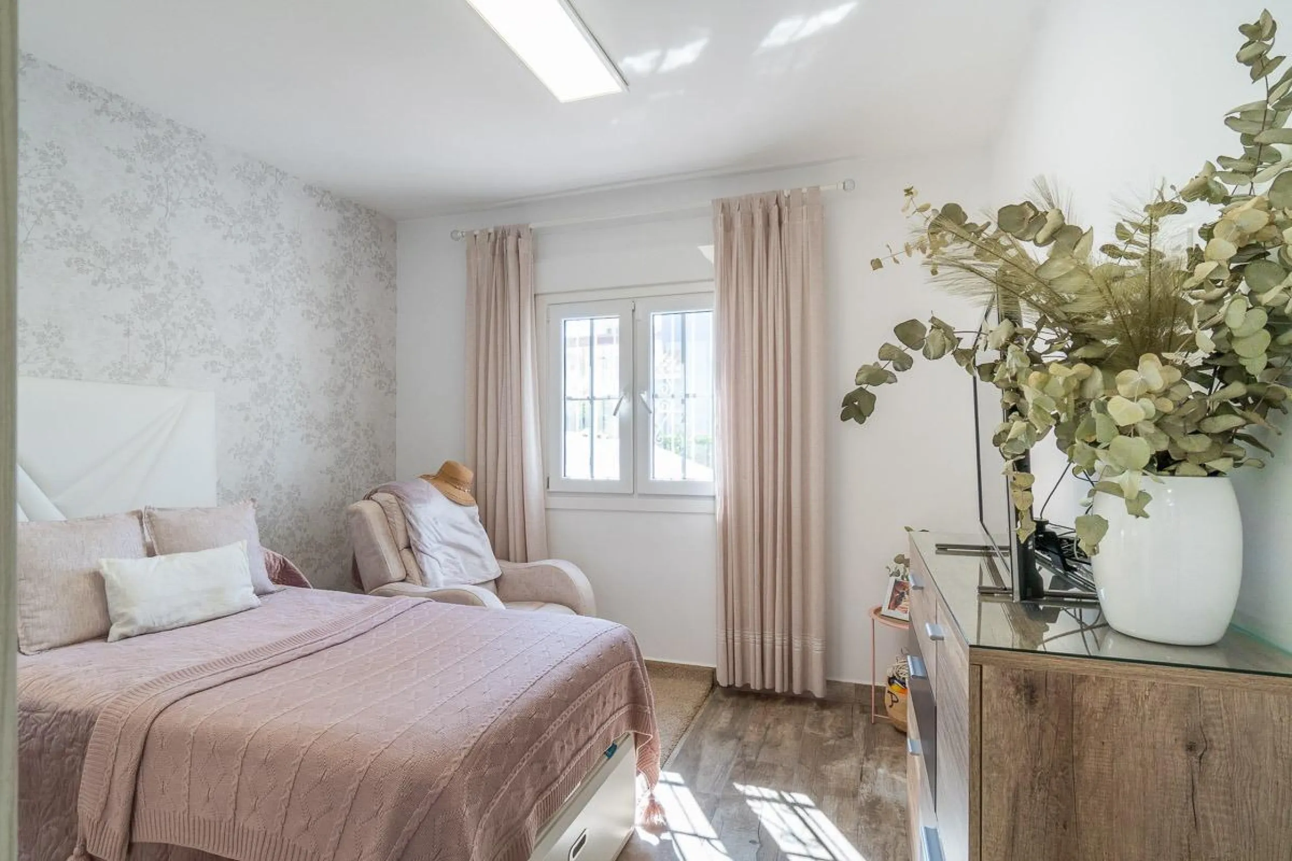 Villa independiente reformada con apartamento independiente y piscina privada en Villamartín