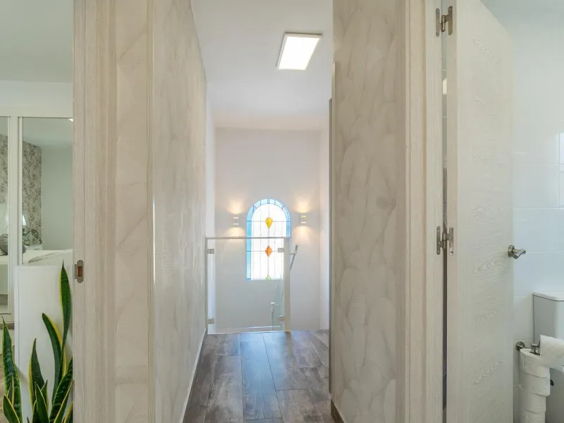 Villa independiente reformada con apartamento independiente y piscina privada en Villamartín
