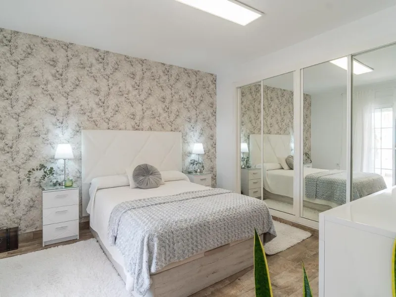 Villa independiente reformada con apartamento independiente y piscina privada en Villamartín