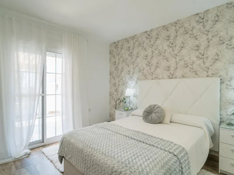 Villa independiente reformada con apartamento independiente y piscina privada en Villamartín