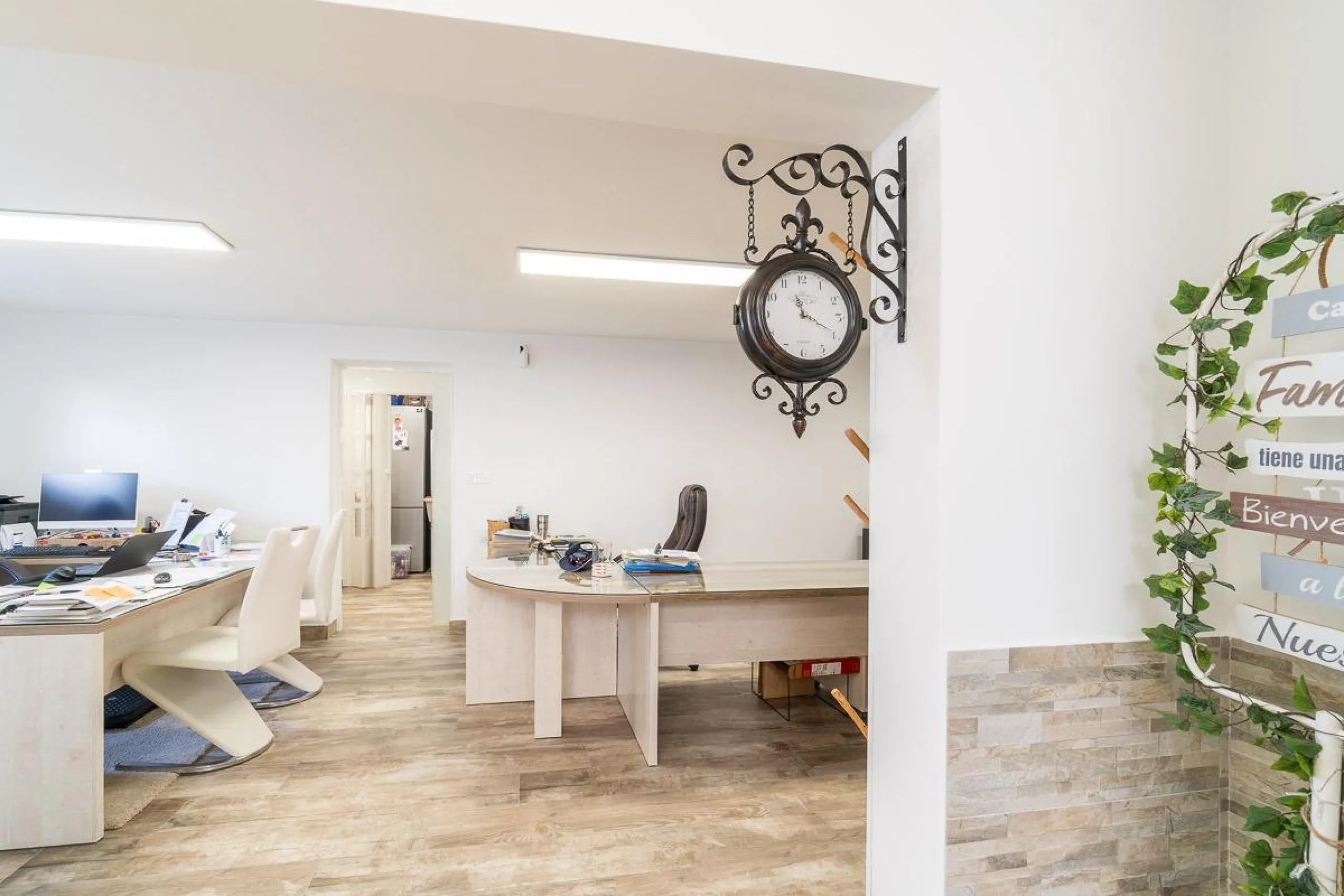 Villa independiente reformada con apartamento independiente y piscina privada en Villamartín