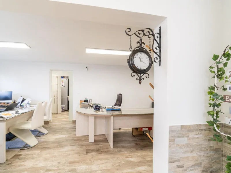 Villa independiente reformada con apartamento independiente y piscina privada en Villamartín