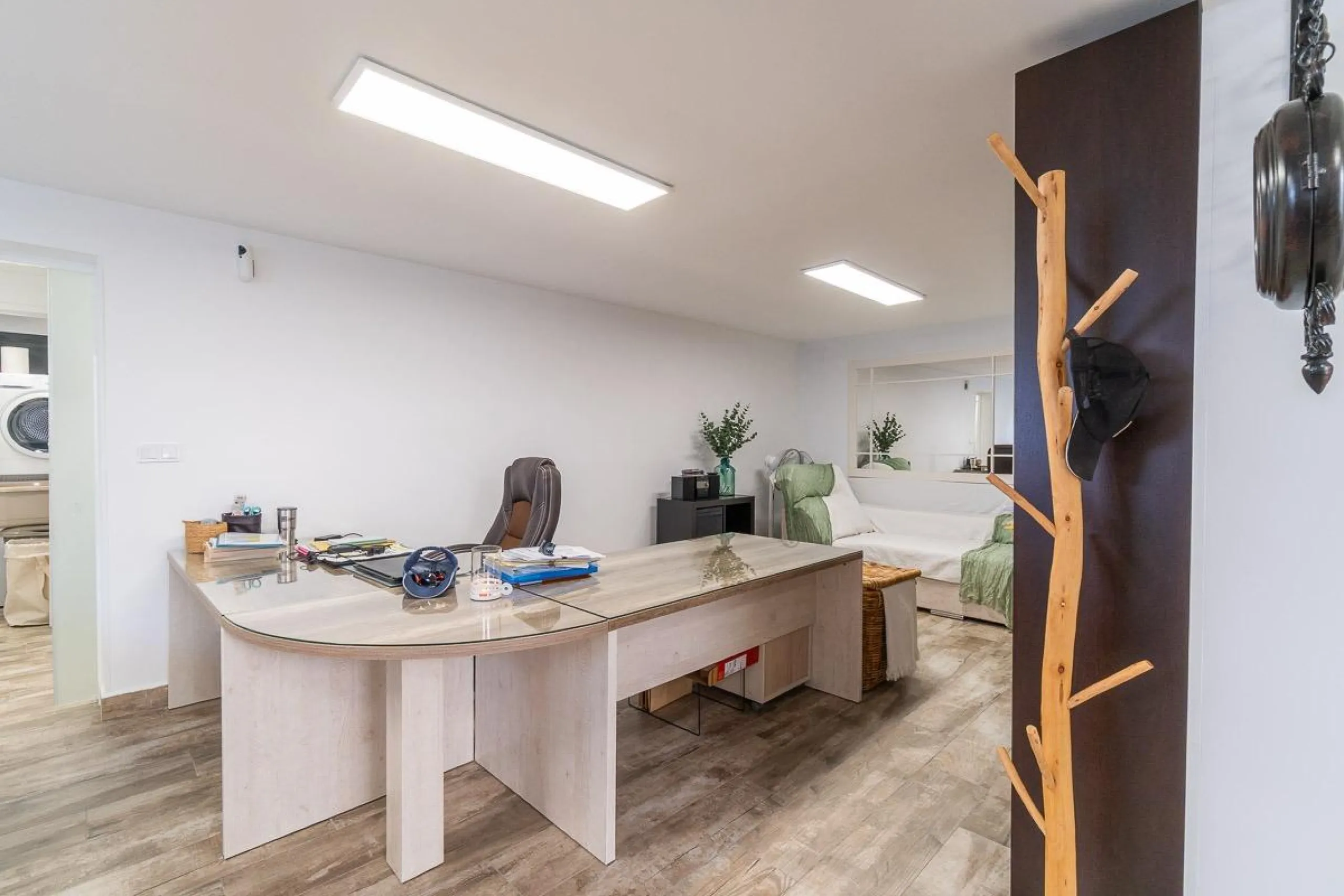 Villa independiente reformada con apartamento independiente y piscina privada en Villamartín