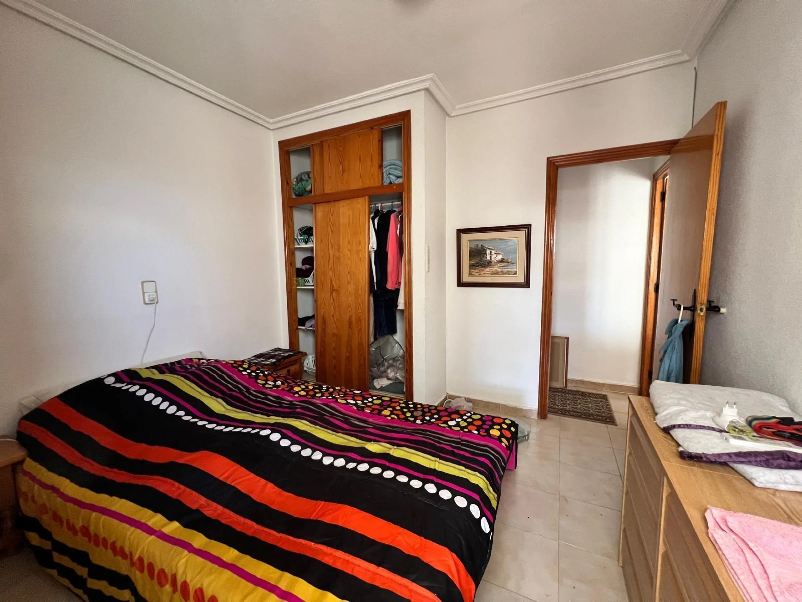 Propiedad Única con Gran Terraza y Solárium Privado en el Corazón de Torrevieja