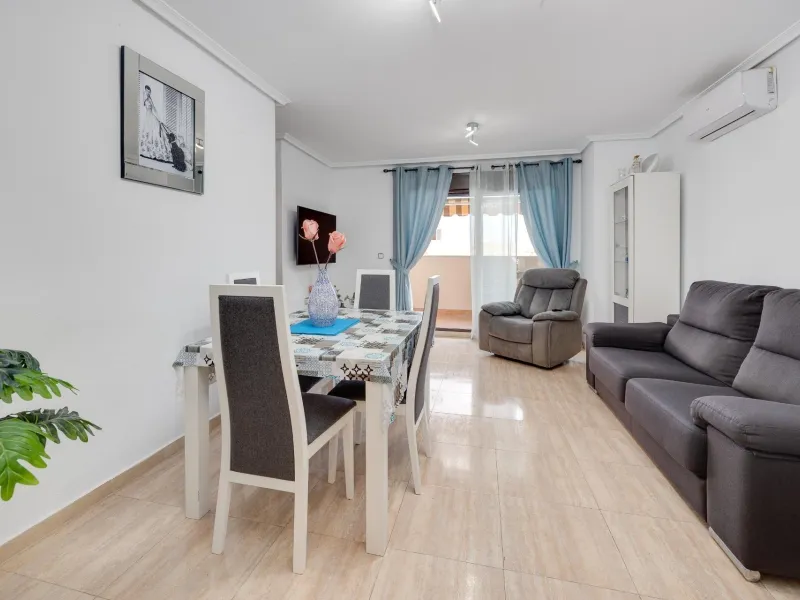Cozy 2 Bed Apartments in Torrevieja with parking and communal pool