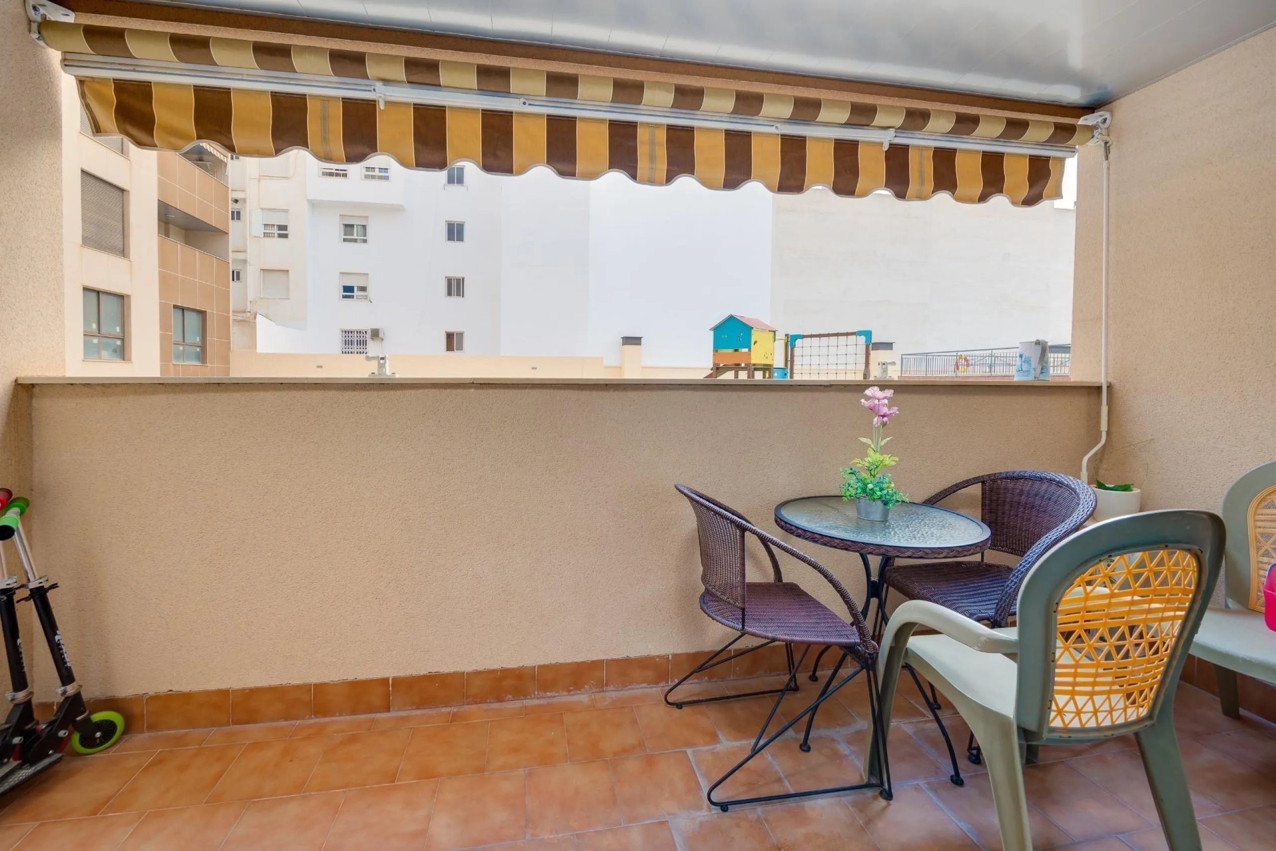 Cozy 2 Bed Apartments in Torrevieja with parking and communal pool