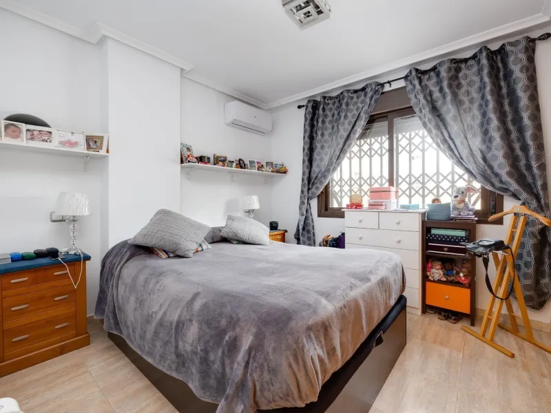 Cozy 2 Bed Apartments in Torrevieja with parking and communal pool
