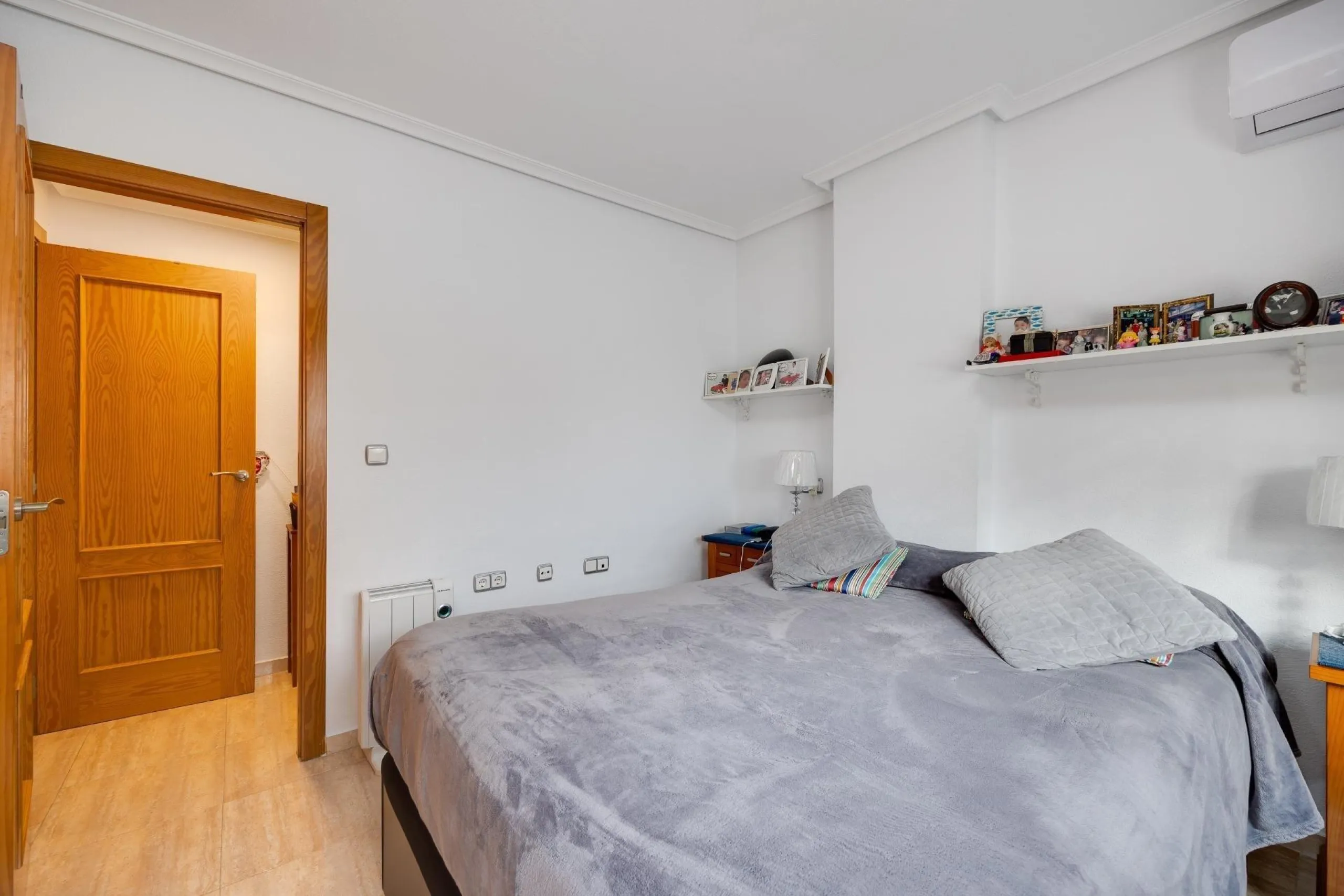 Cozy 2 Bed Apartments in Torrevieja with parking and communal pool