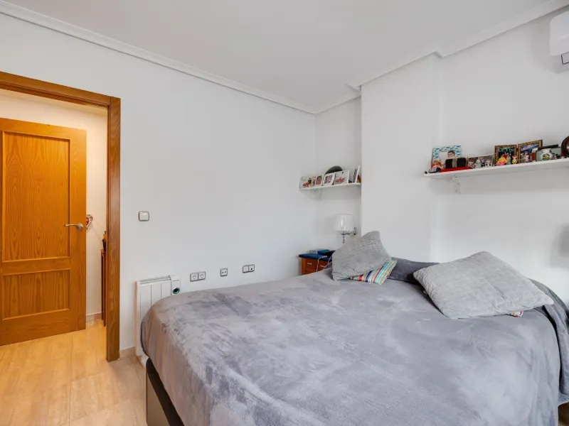 Cozy 2 Bed Apartments in Torrevieja with parking and communal pool