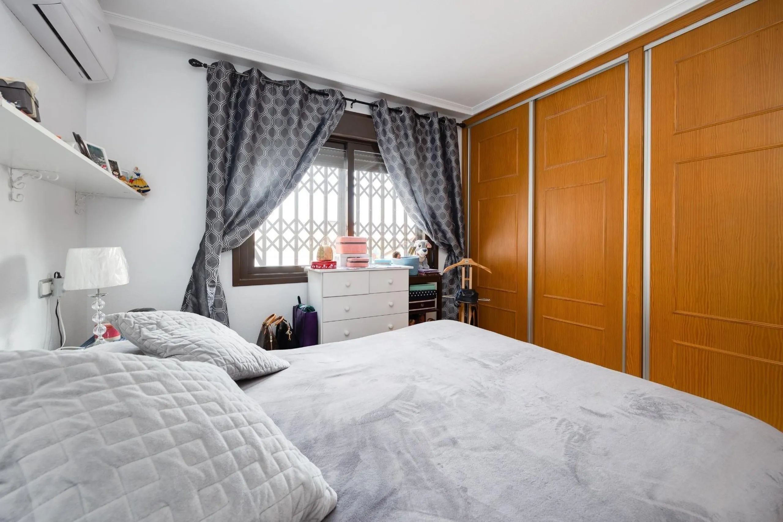 Cozy 2 Bed Apartments in Torrevieja with parking and communal pool
